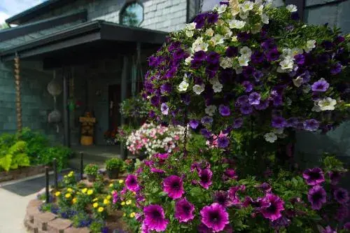 Alaska House of Jade Bed and Breakfast Alaska House of Jade Bed and Breakfast
