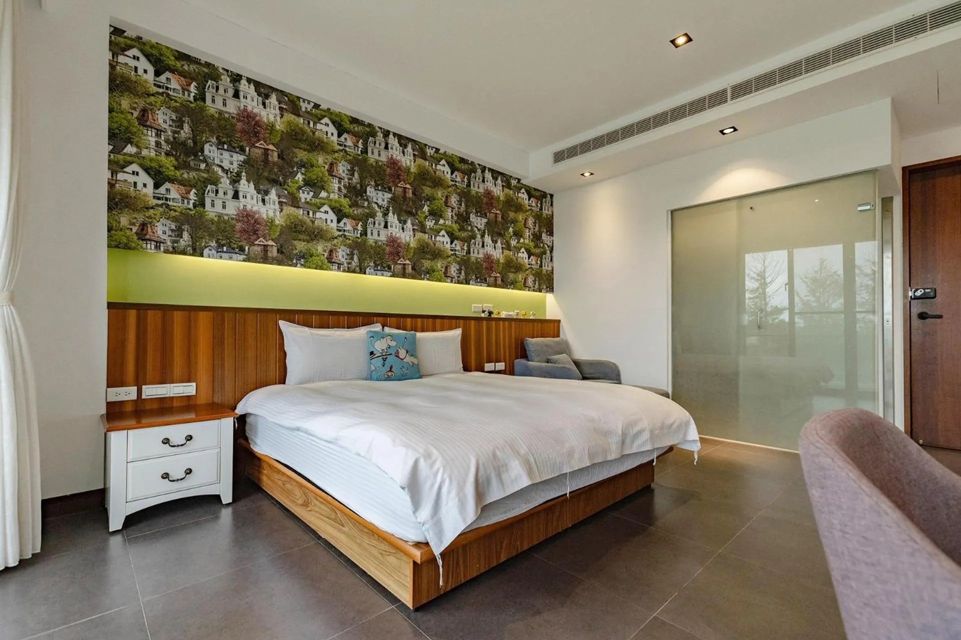 Bed in 193 County Garden BnB