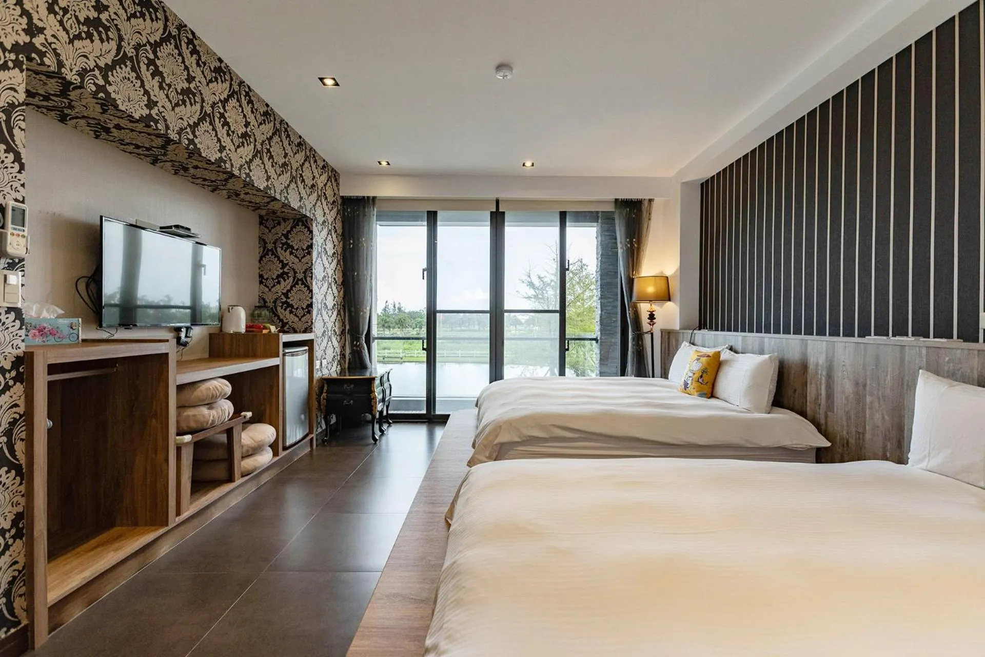 Bed in 193 County Garden BnB