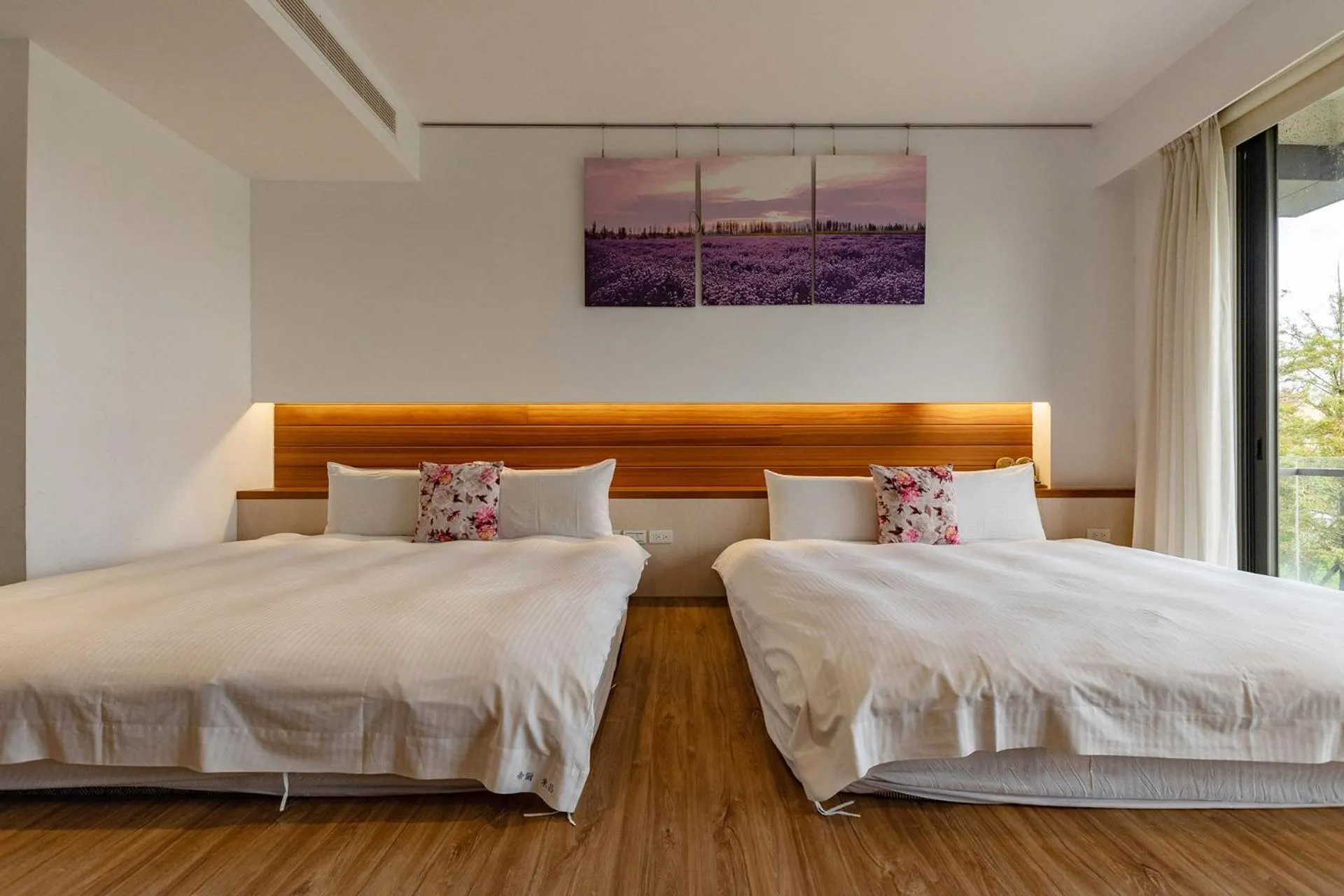 Bed in 193 County Garden BnB