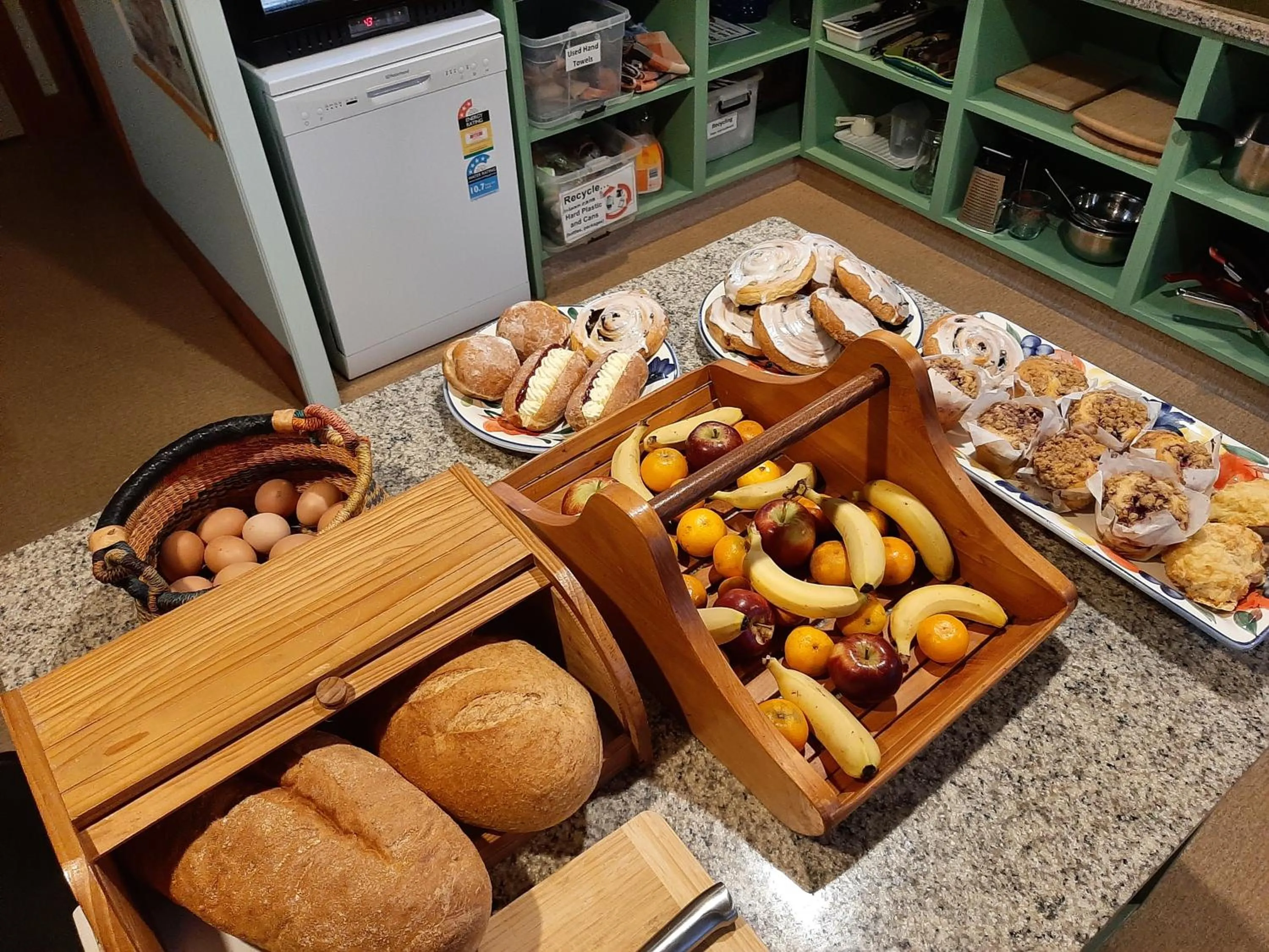 Breakfast in Eden's Edge Lodge