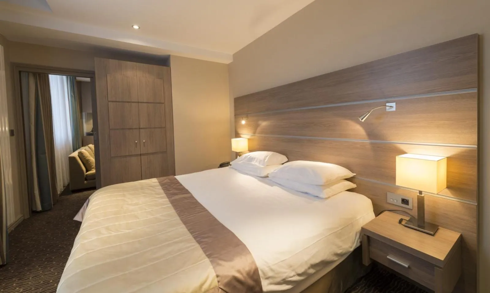 Bed in Hôtel Bristol