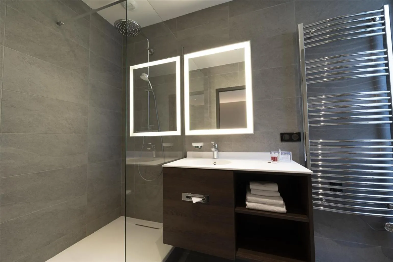 Shower in Hôtel Bristol