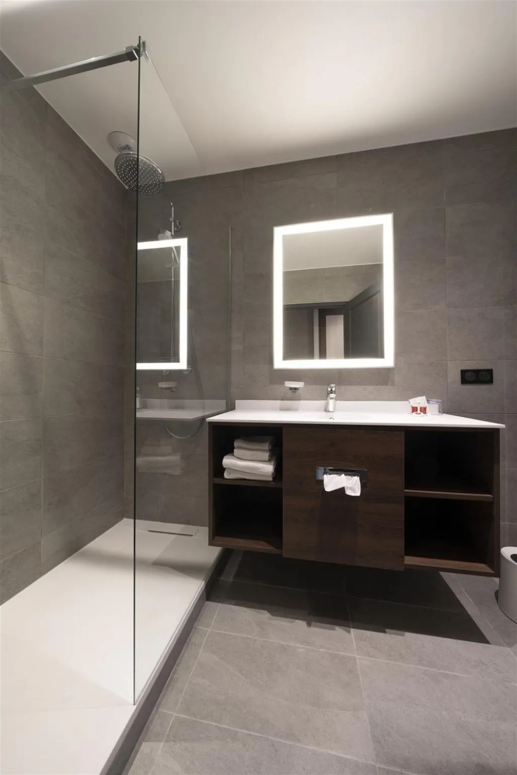 Shower in Hôtel Bristol