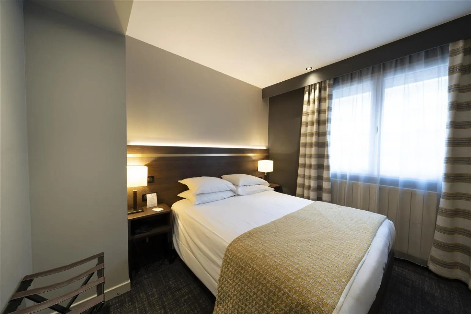 Bed in Hôtel Bristol