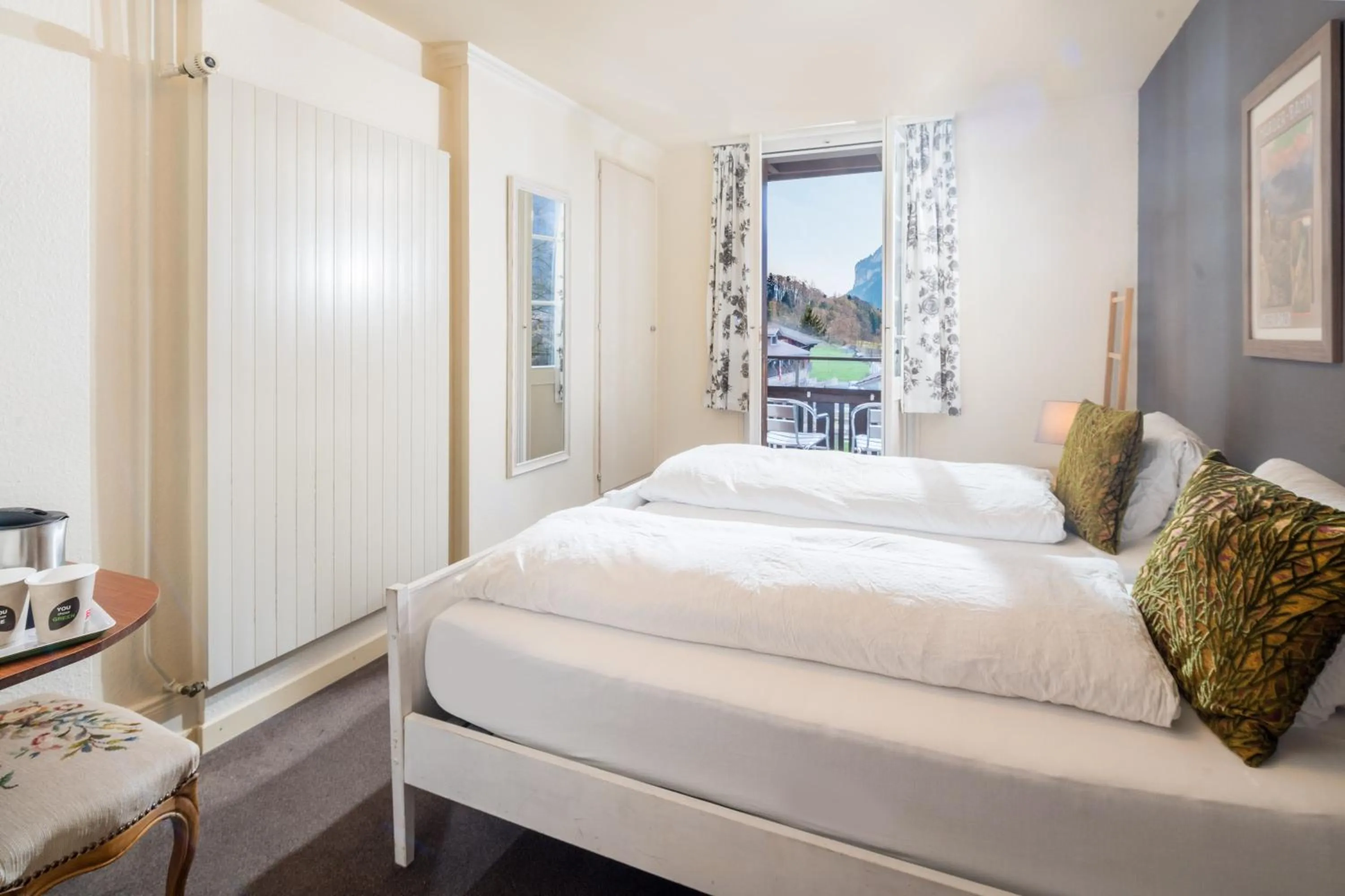 Photo of the whole room, Bed in Alpenrose Hotel and Gardens