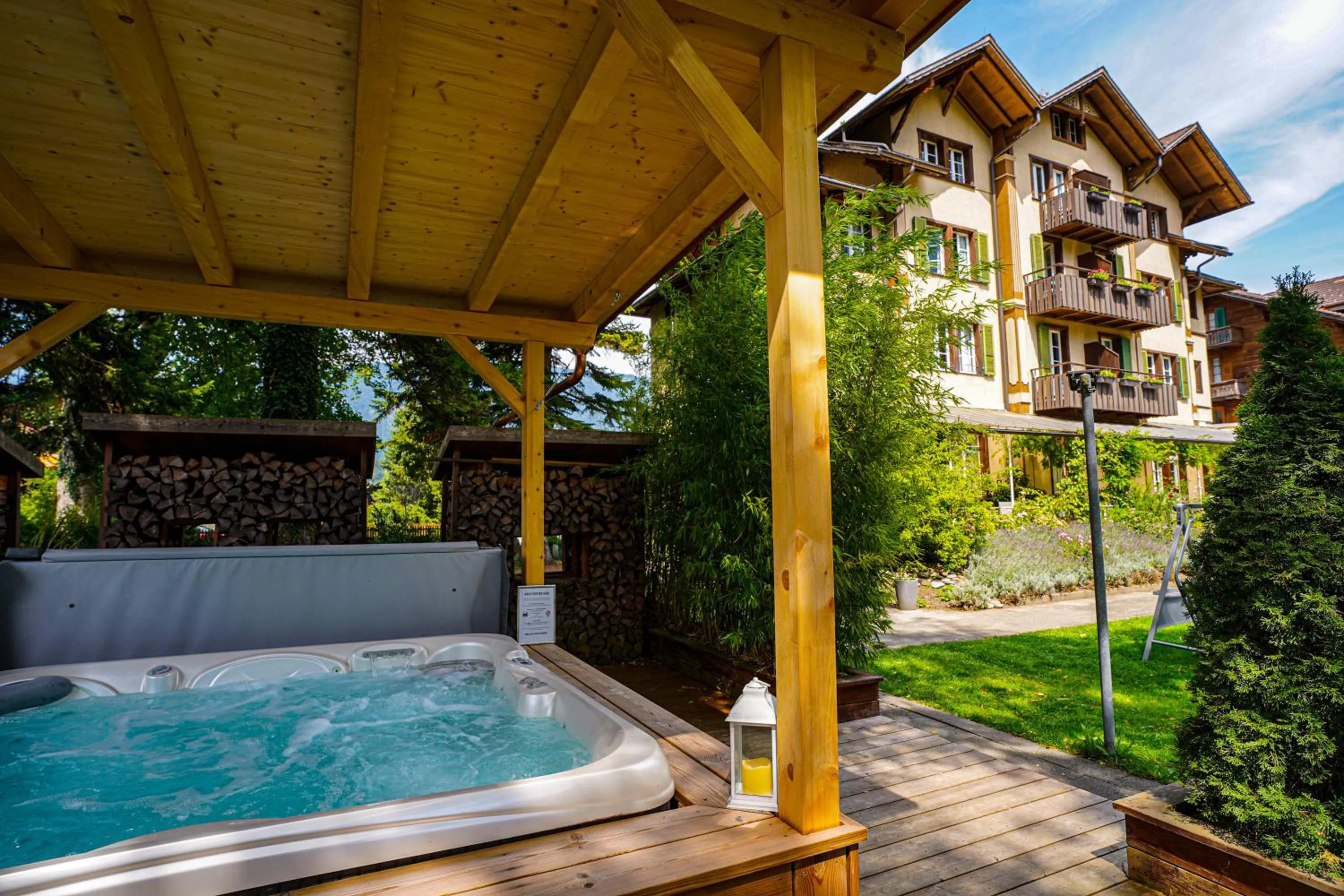 Hot Tub in Alpenrose Hotel and Gardens