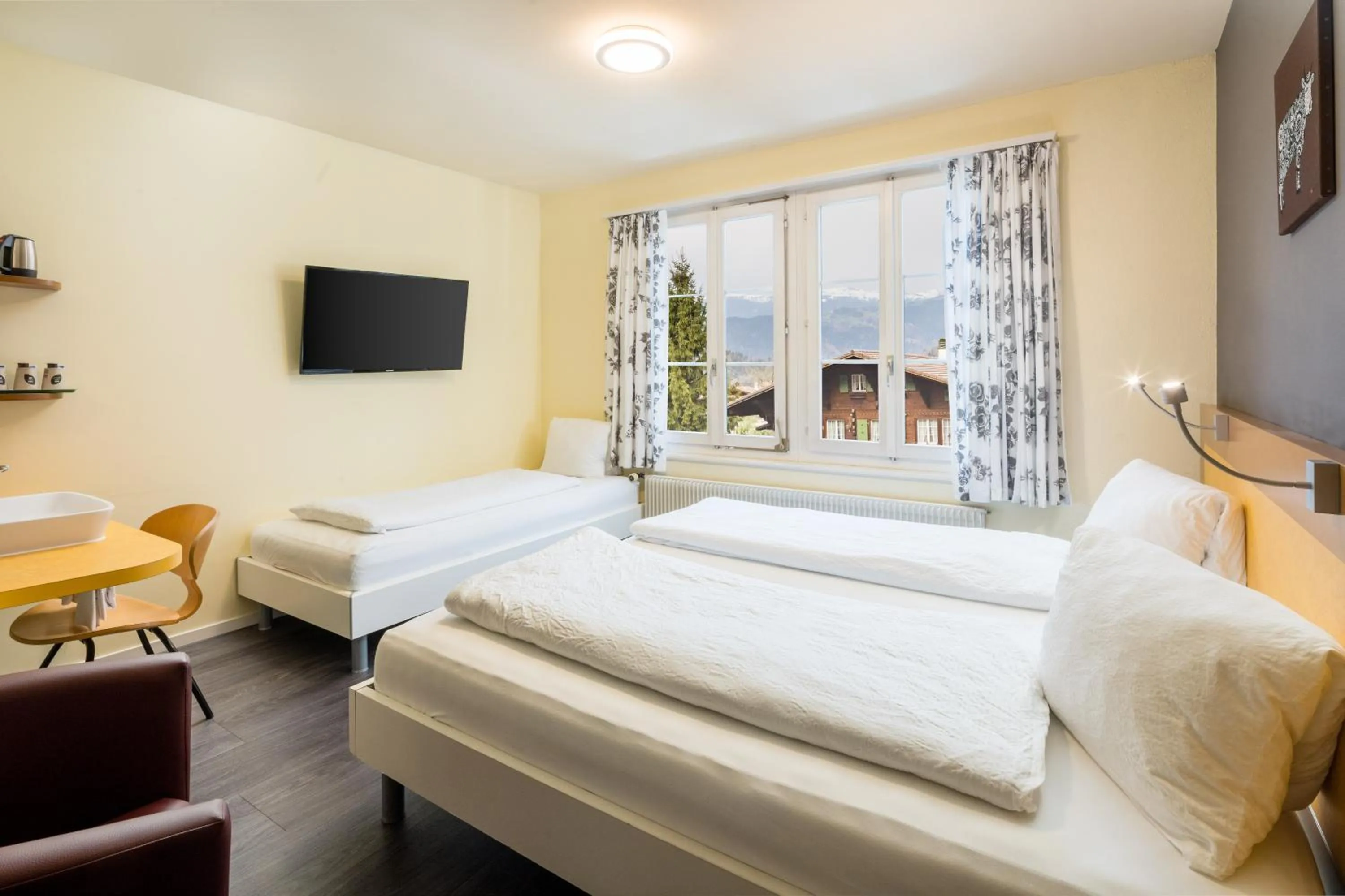 Photo of the whole room, Bed in Alpenrose Hotel and Gardens