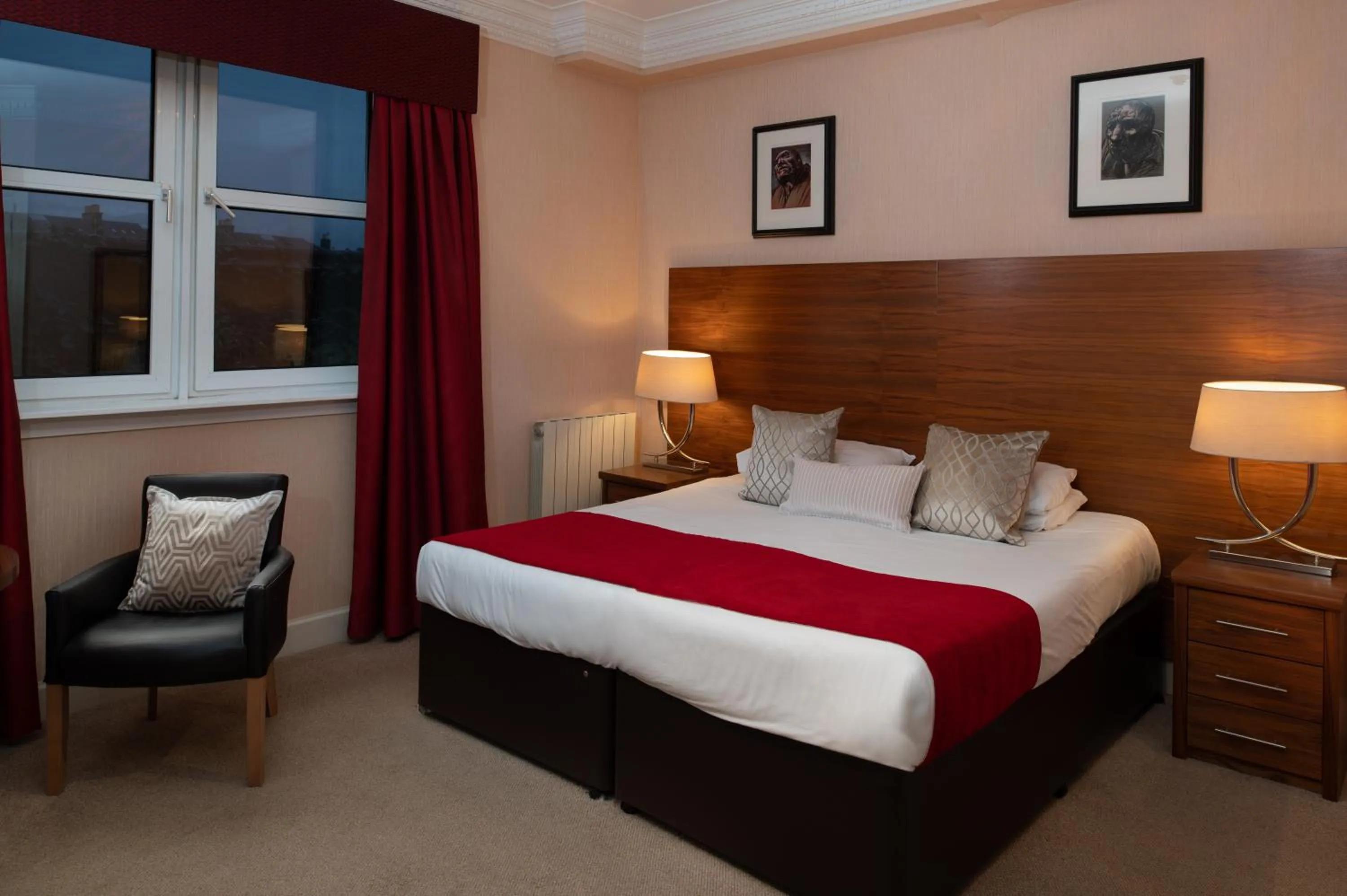 Bedroom, Bed in Fairfield House Hotel