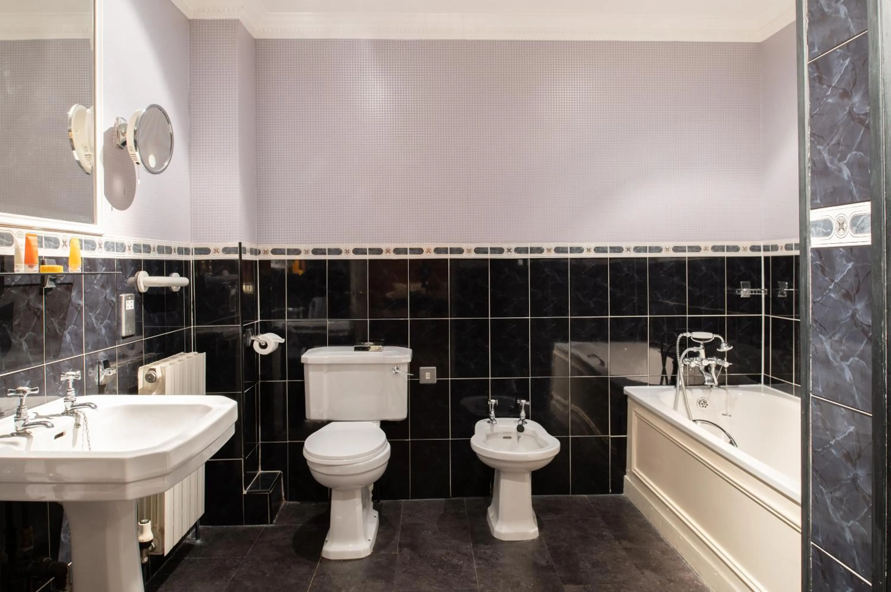 Toilet in Fairfield House Hotel