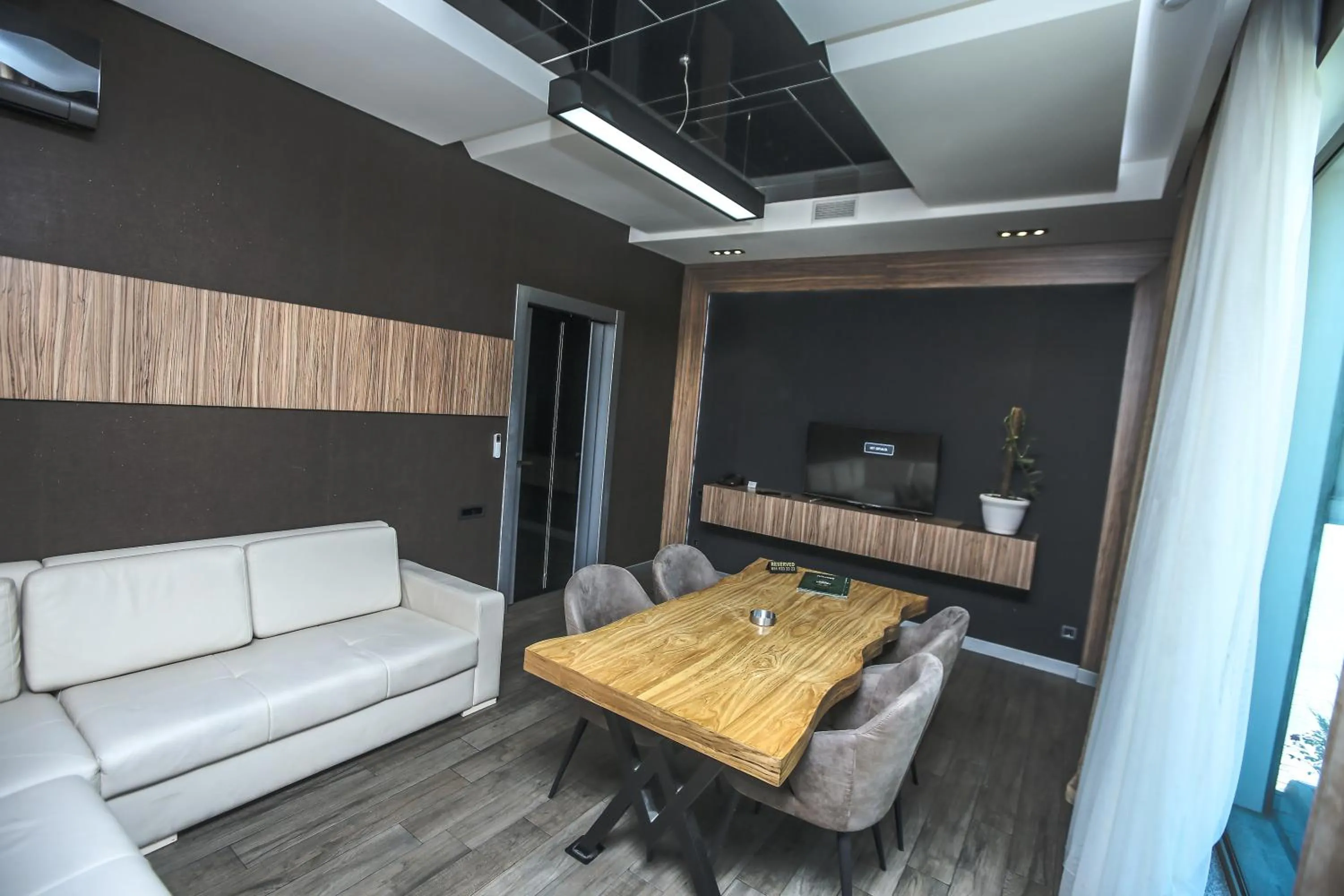 Day in Armada Villa Hotel