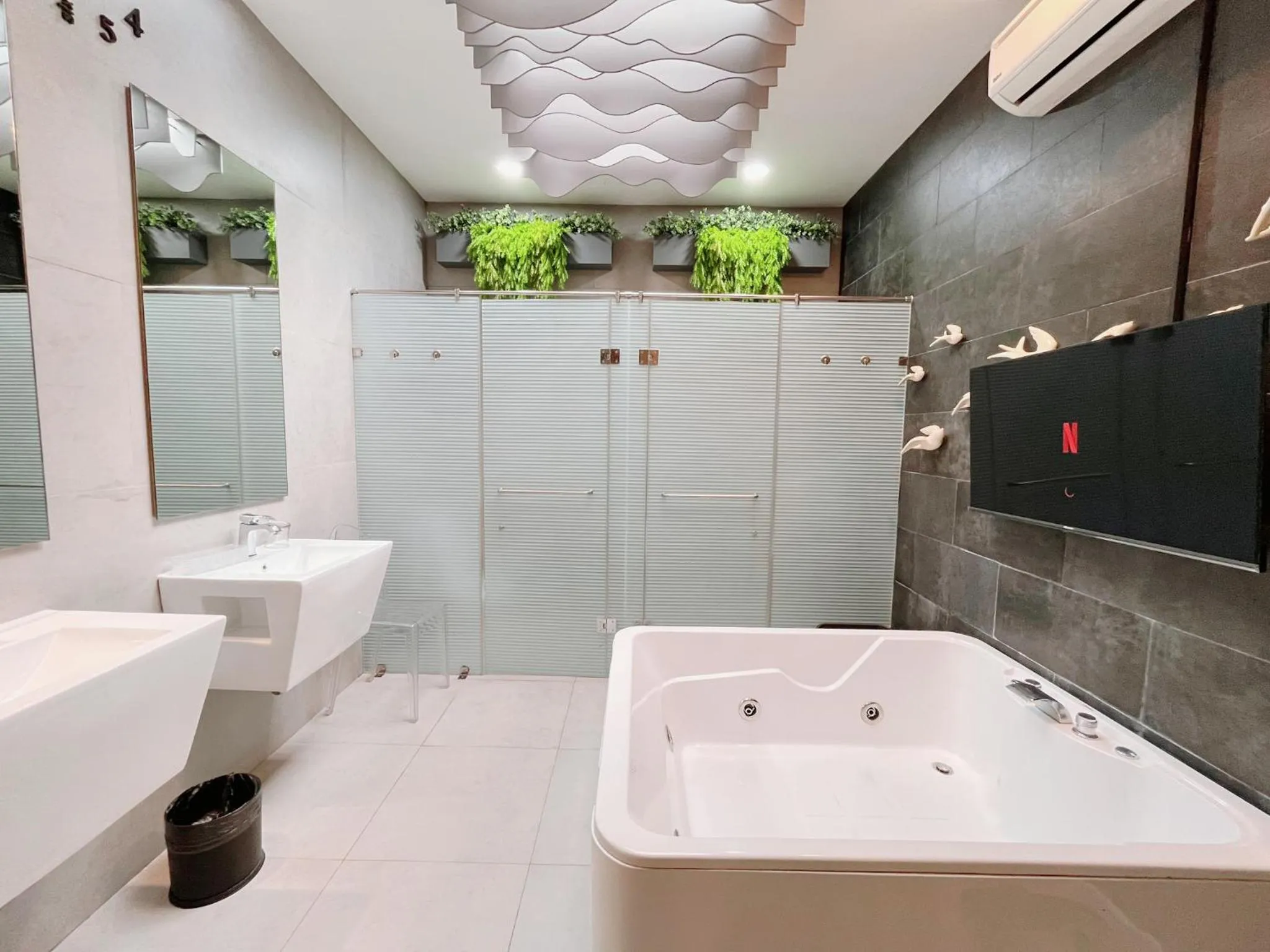 Bathroom in Verse Luxe Hotel Wahid Hasyim