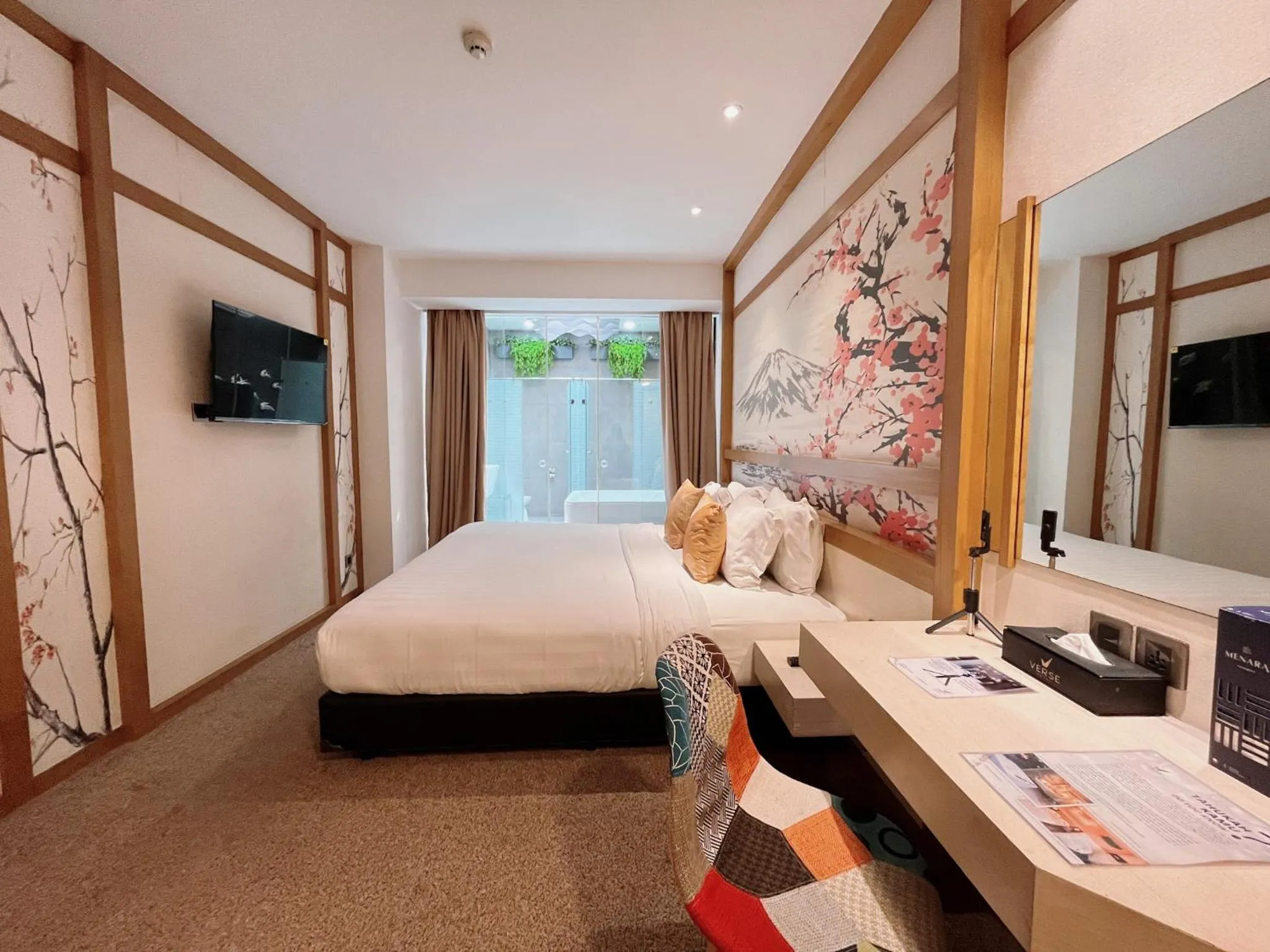 Bed in Verse Luxe Hotel Wahid Hasyim