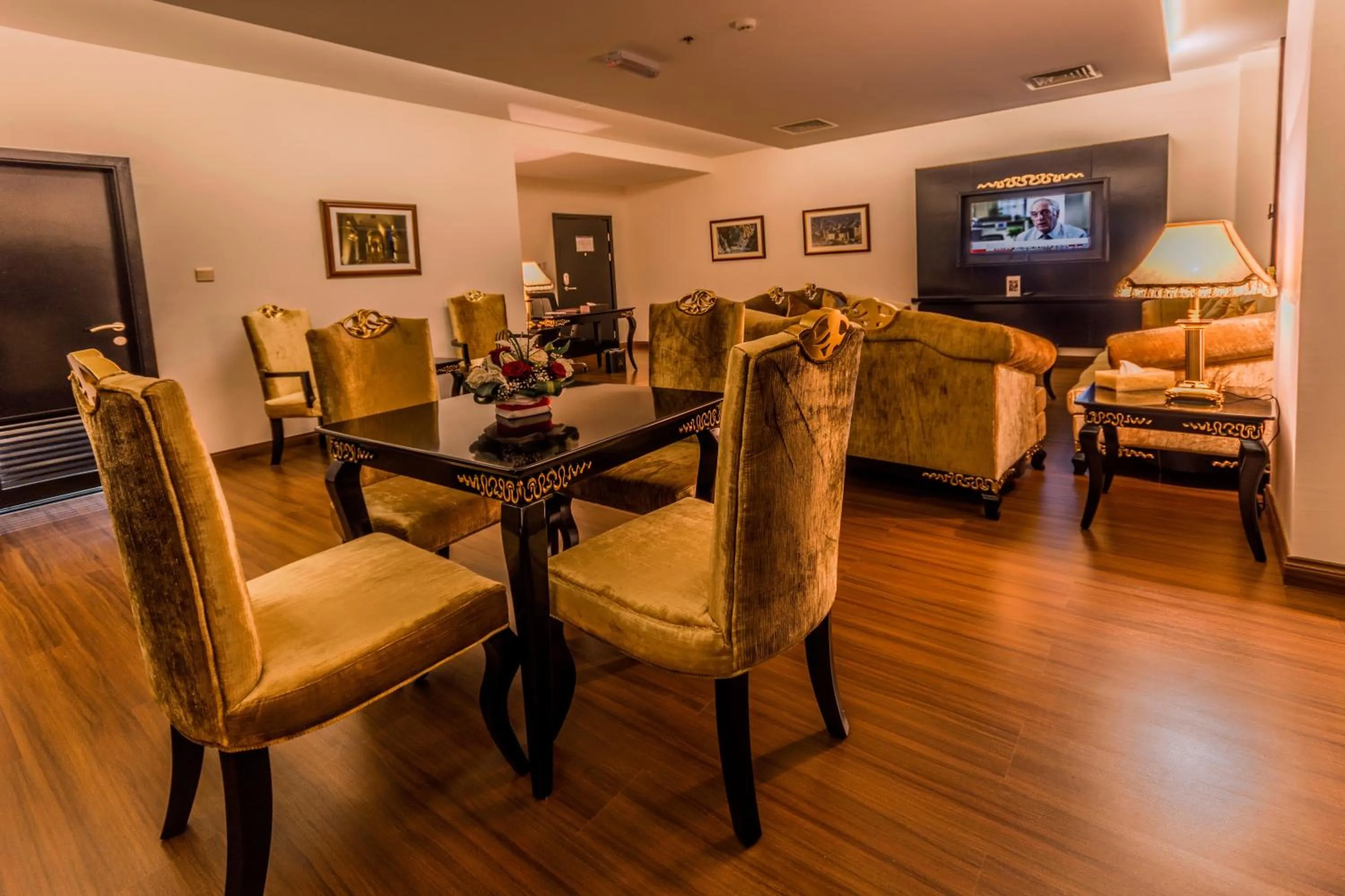 Living room in Golden Tulip Headington