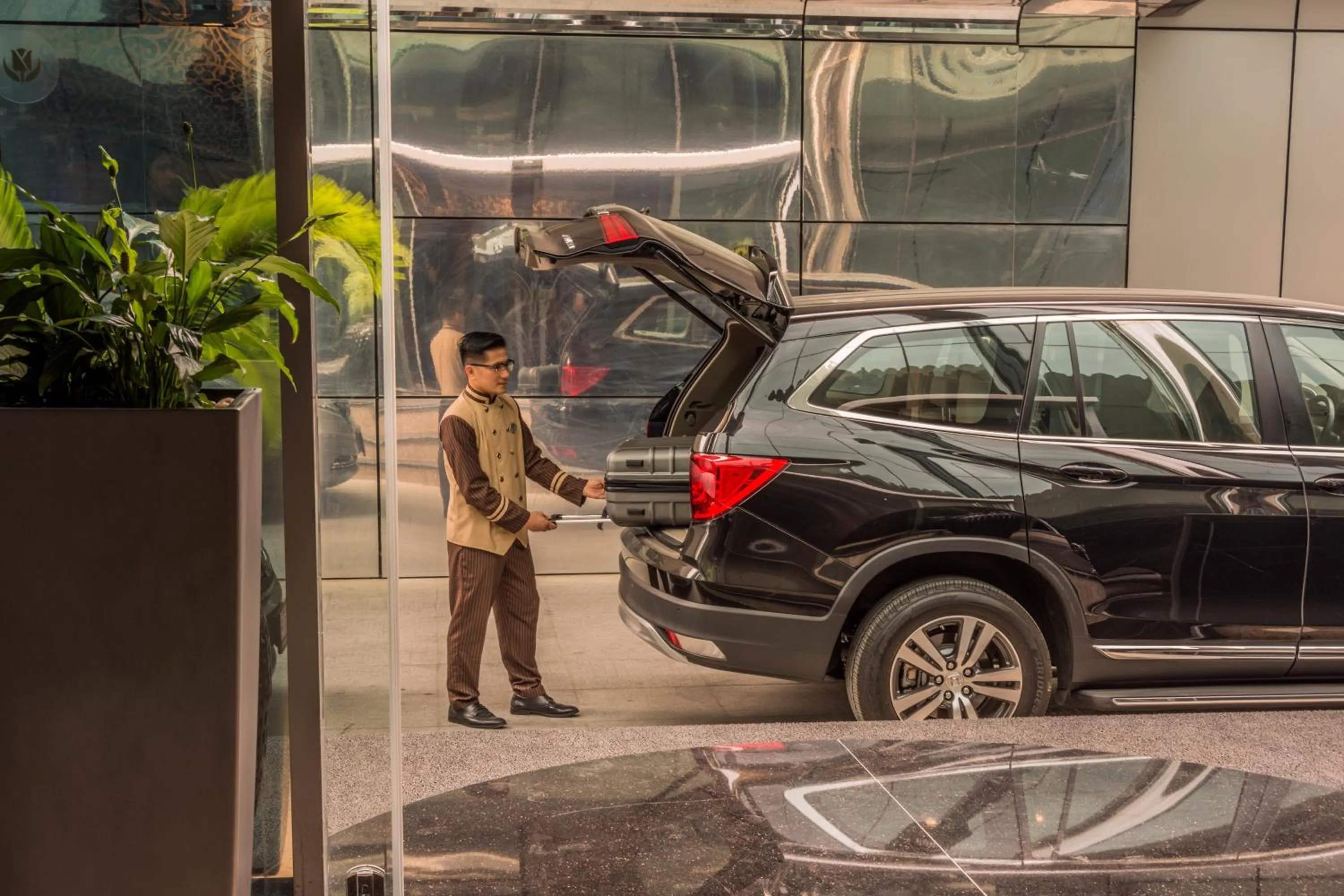 Facade/entrance in Golden Tulip Headington