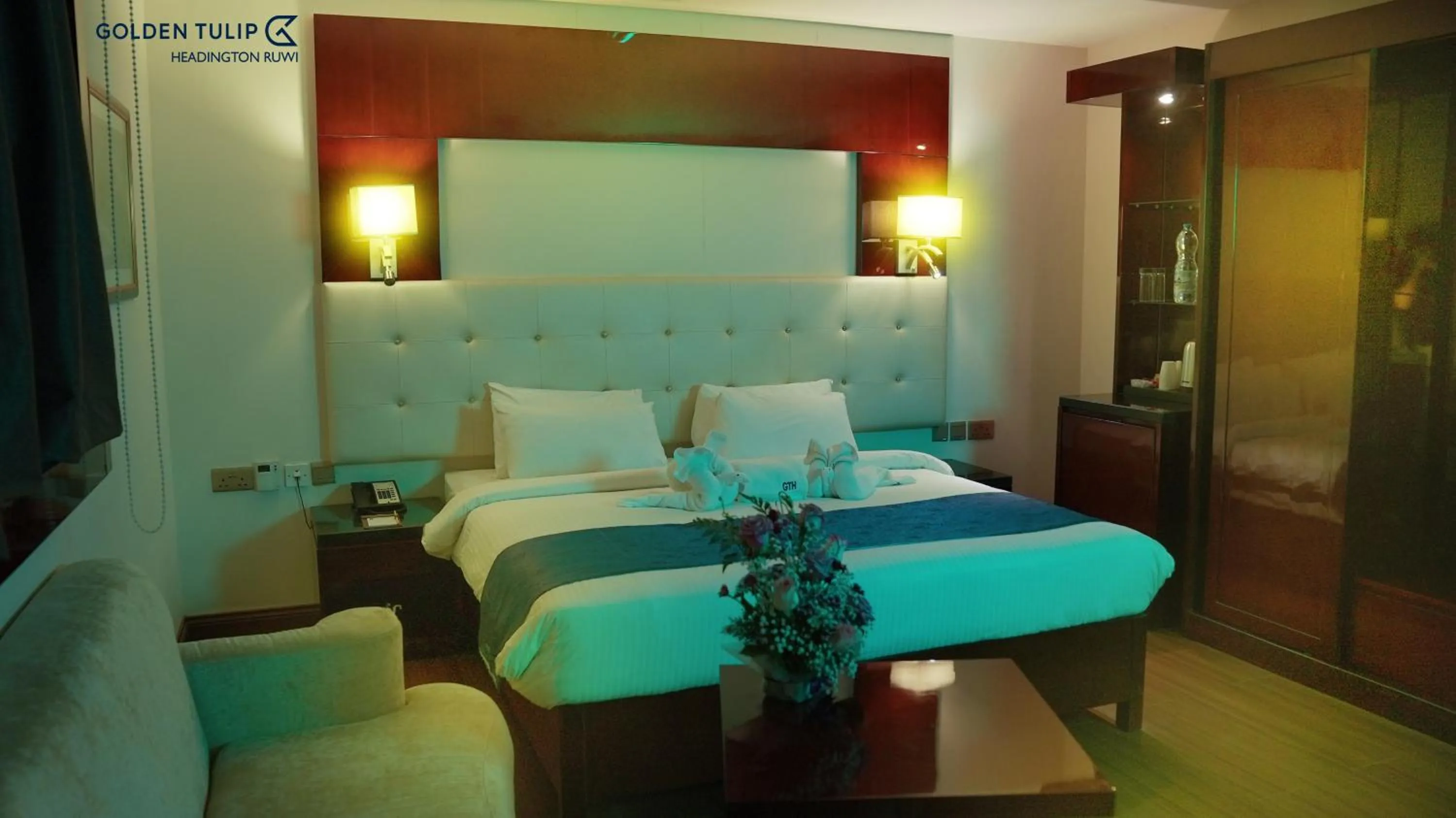 Bedroom, Bed in Golden Tulip Headington