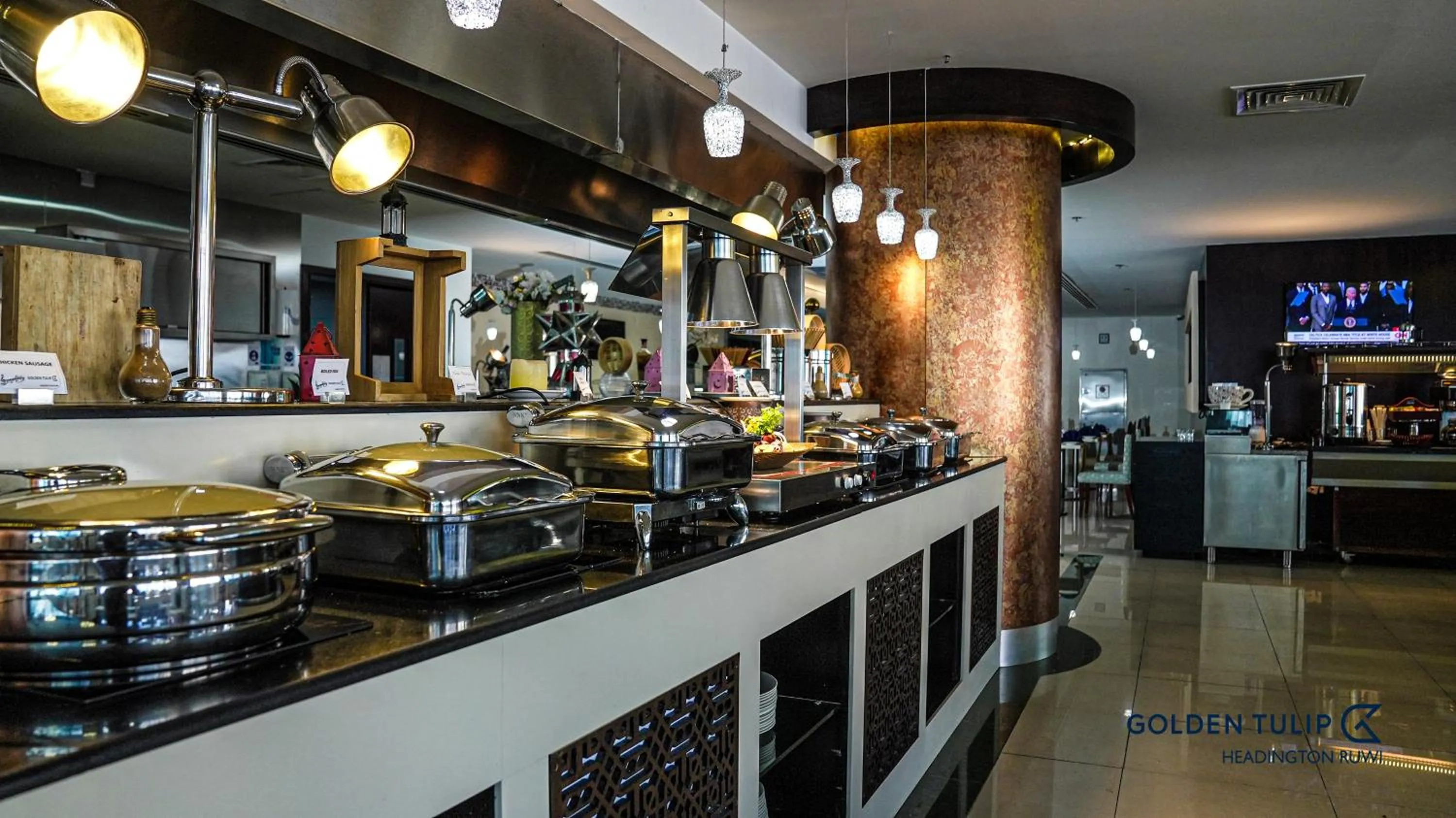 Restaurant/places to eat in Golden Tulip Headington