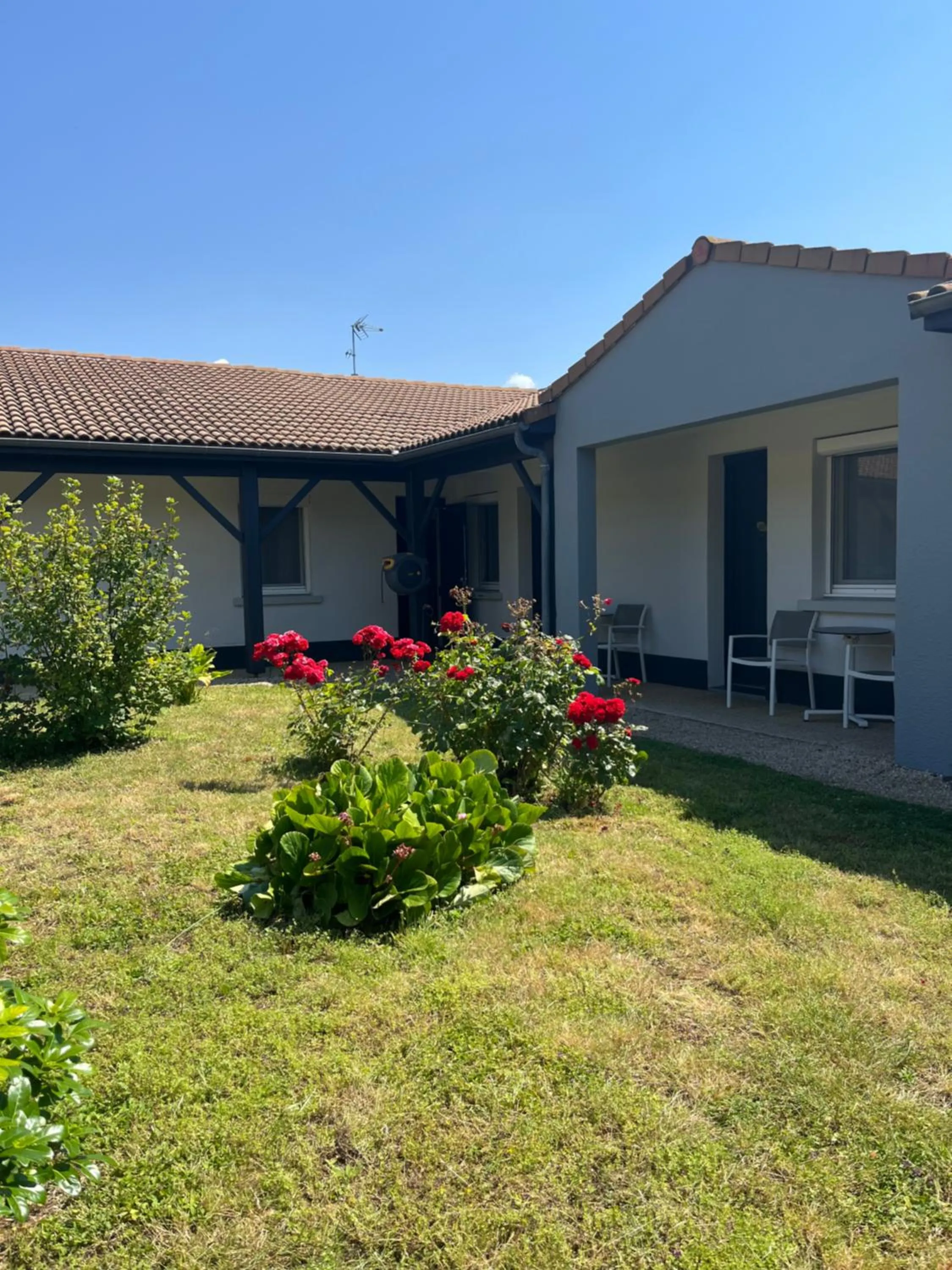 Property building in Cit'Hotel Les Eleis