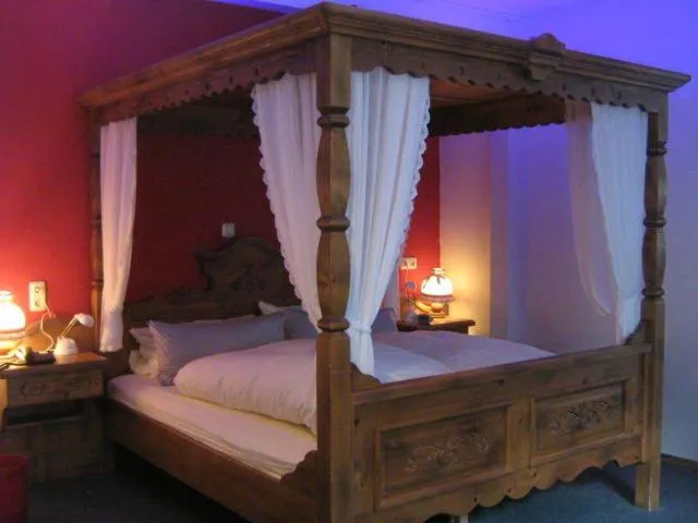 Bed in Gasthaus Laubacher Wald