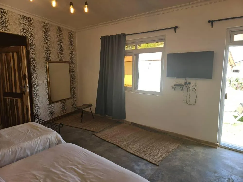 Bed in Boulevard Inn Mt Meru