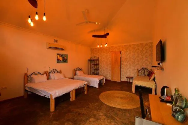 Bed in Boulevard Inn Mt Meru