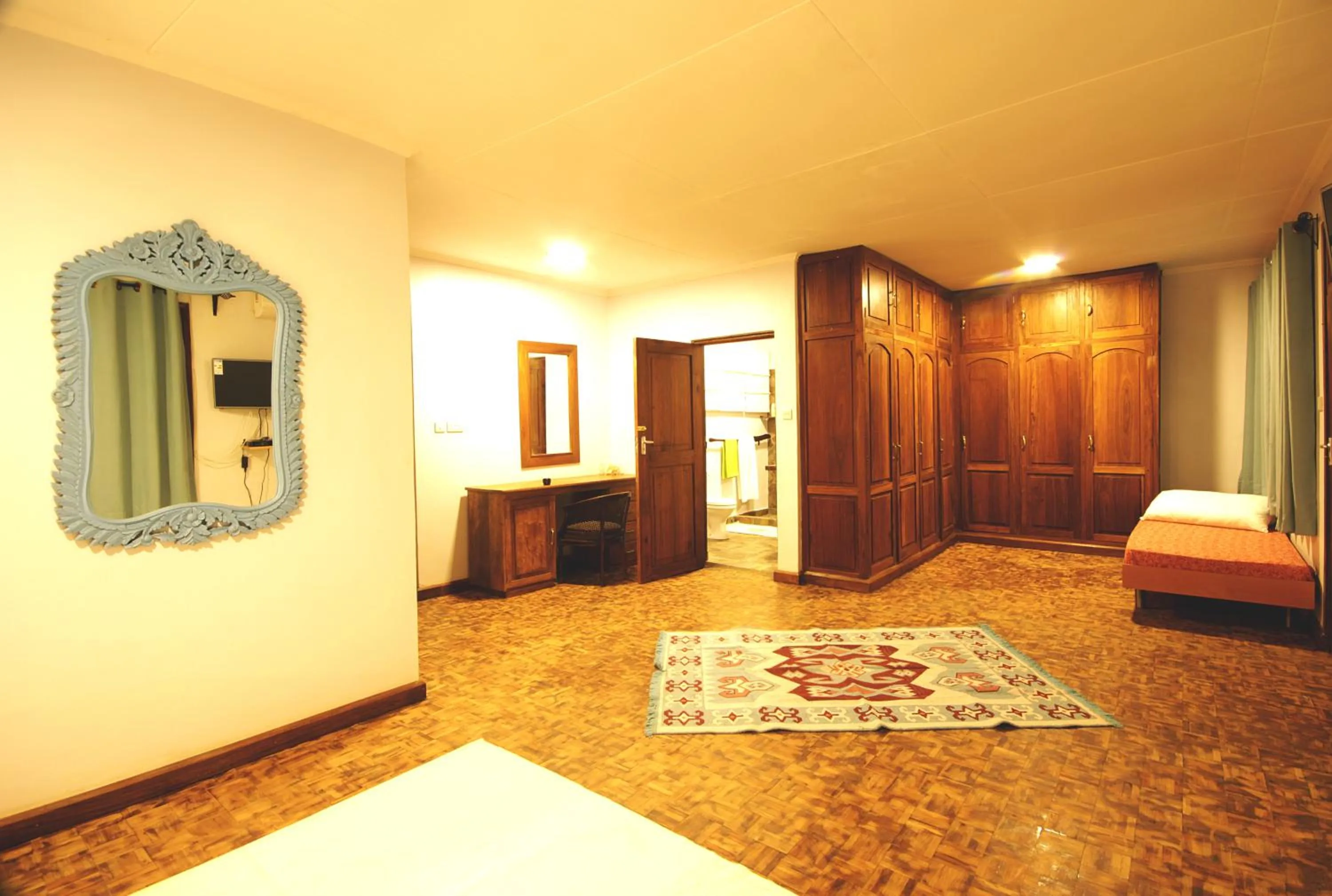 Bed in Boulevard Inn Mt Meru