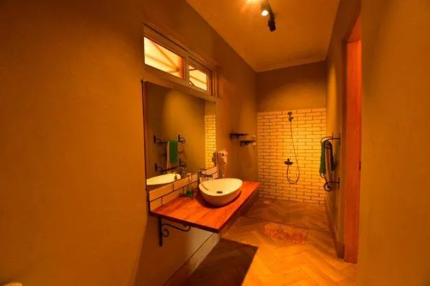 Boulevard Inn Mt Meru