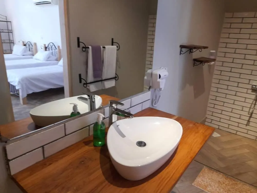 Boulevard Inn Mt Meru