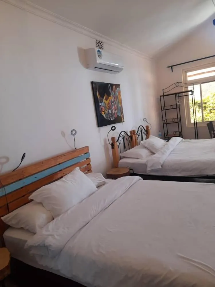 Bed in Boulevard Inn Mt Meru