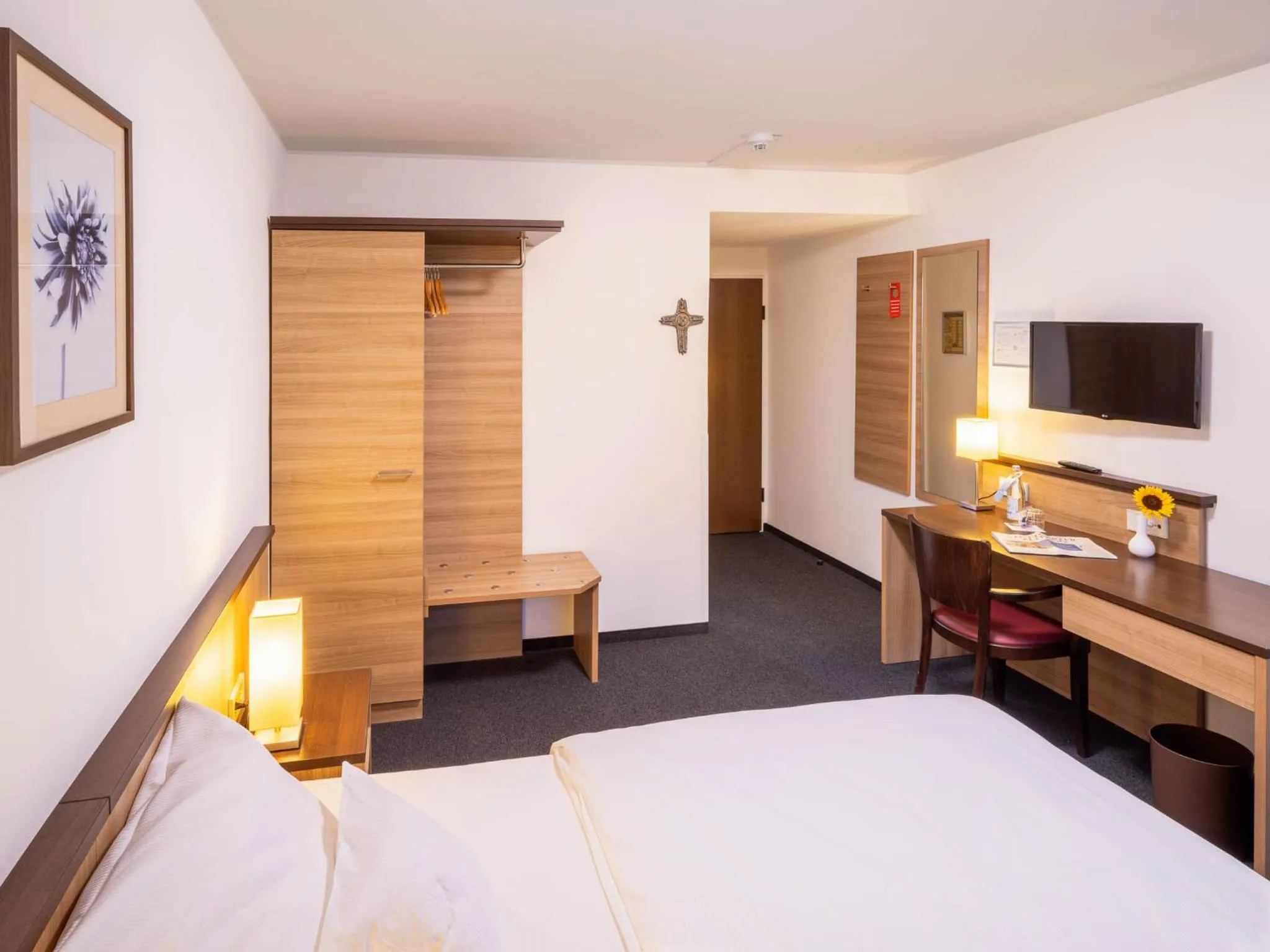 Photo of the whole room, Bed in Christkönigshaus