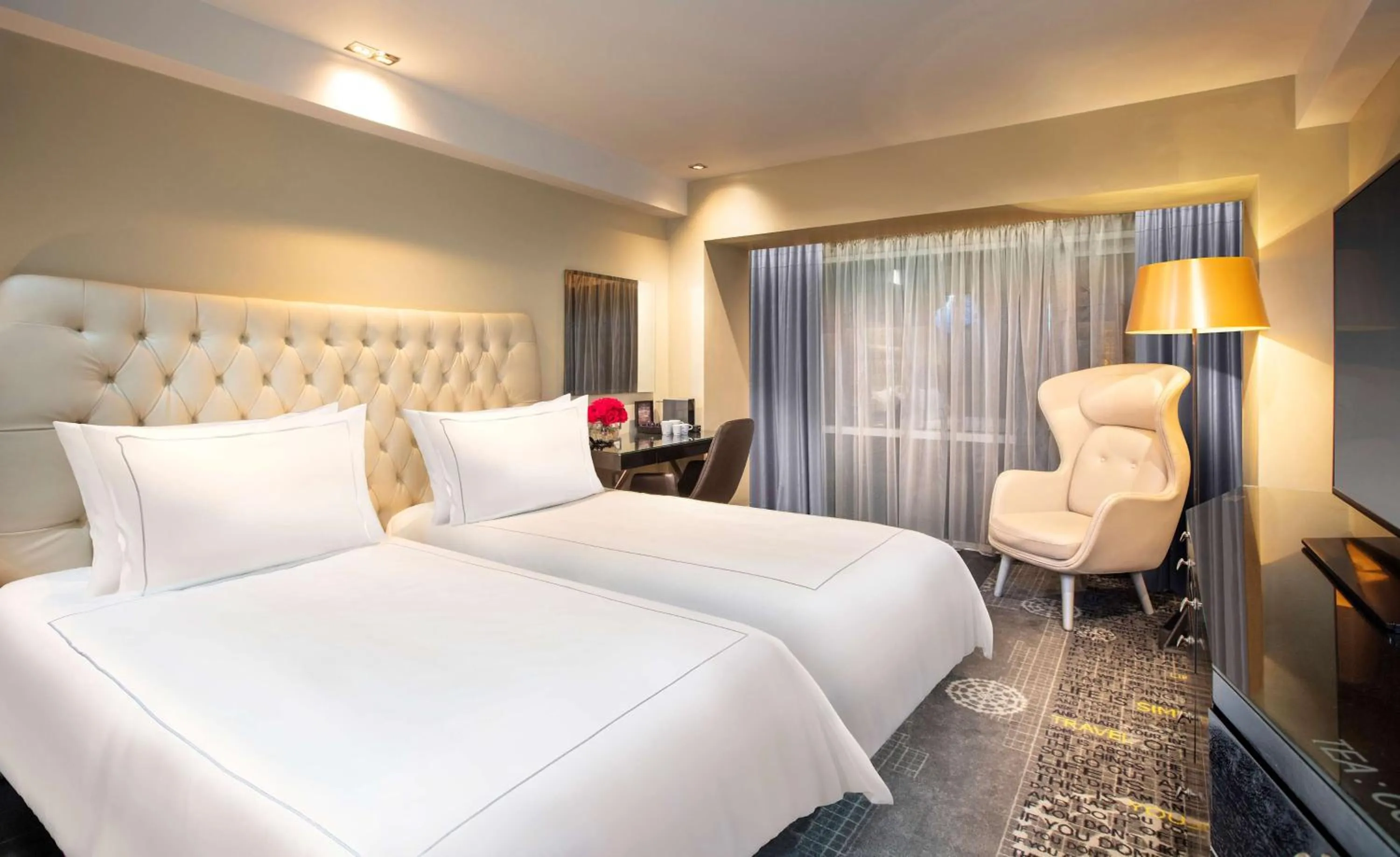 Bedroom, Bed in Park Plaza London Riverbank