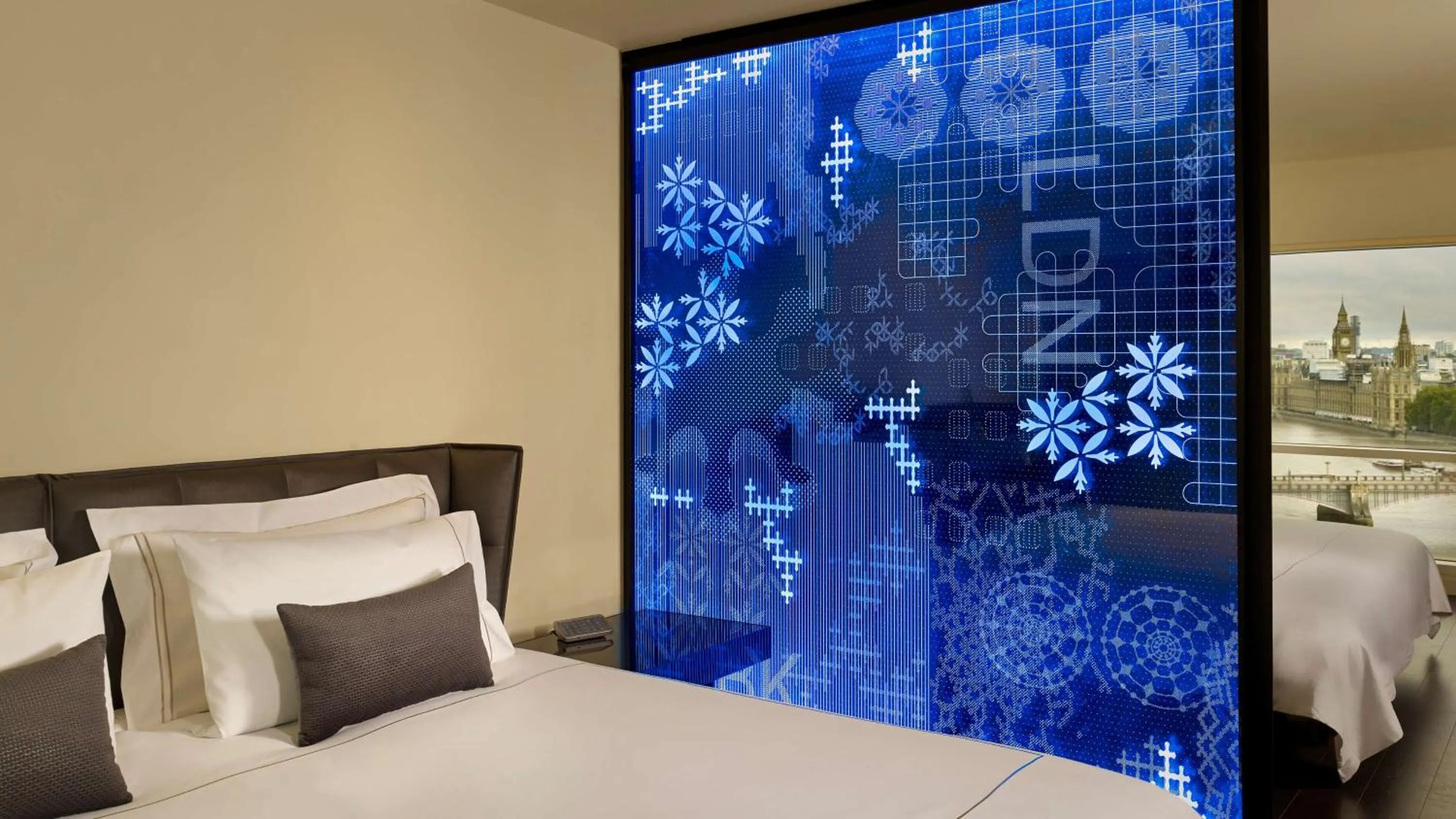 Bedroom, Bed in Park Plaza London Riverbank