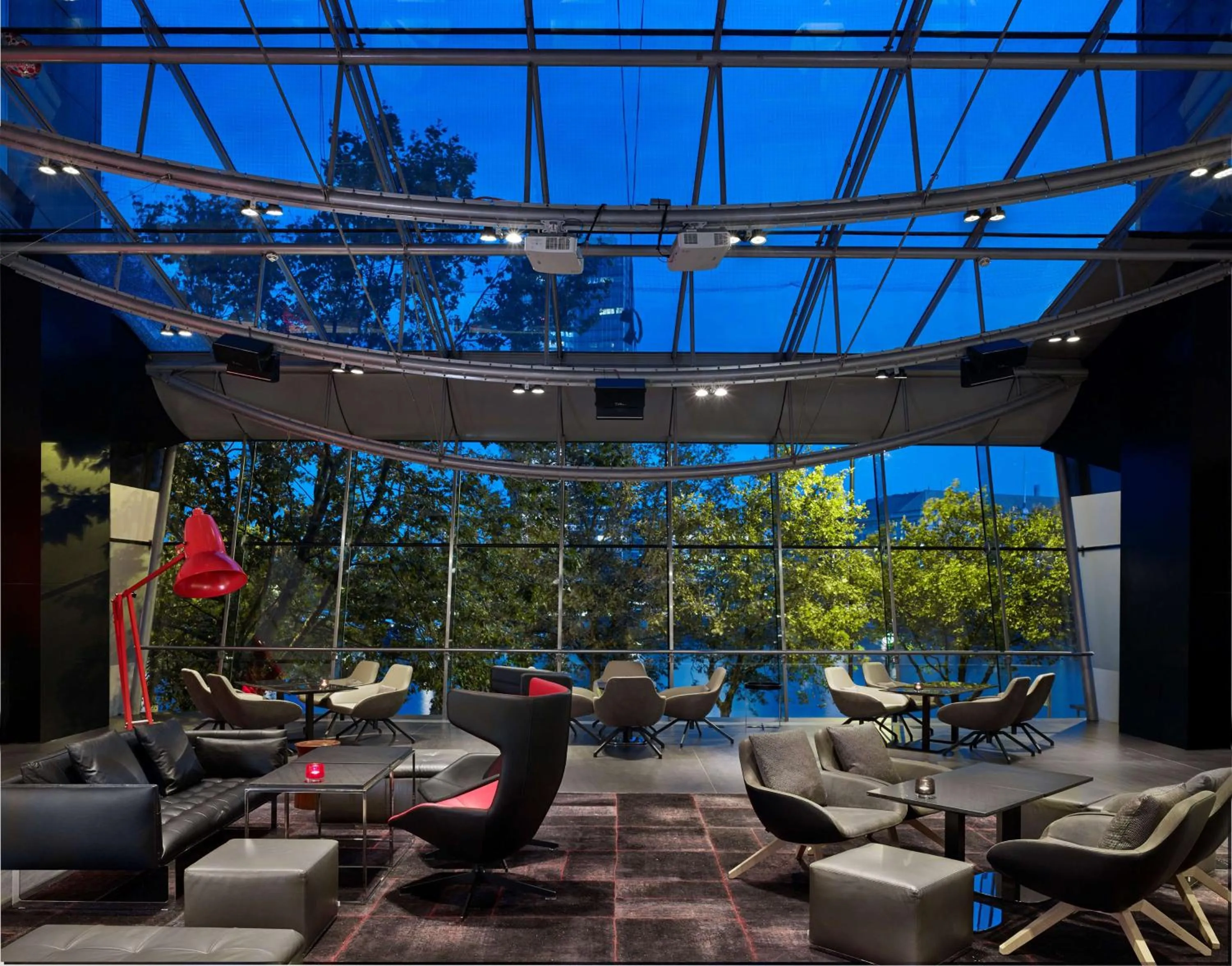 Lounge or bar in Park Plaza London Riverbank