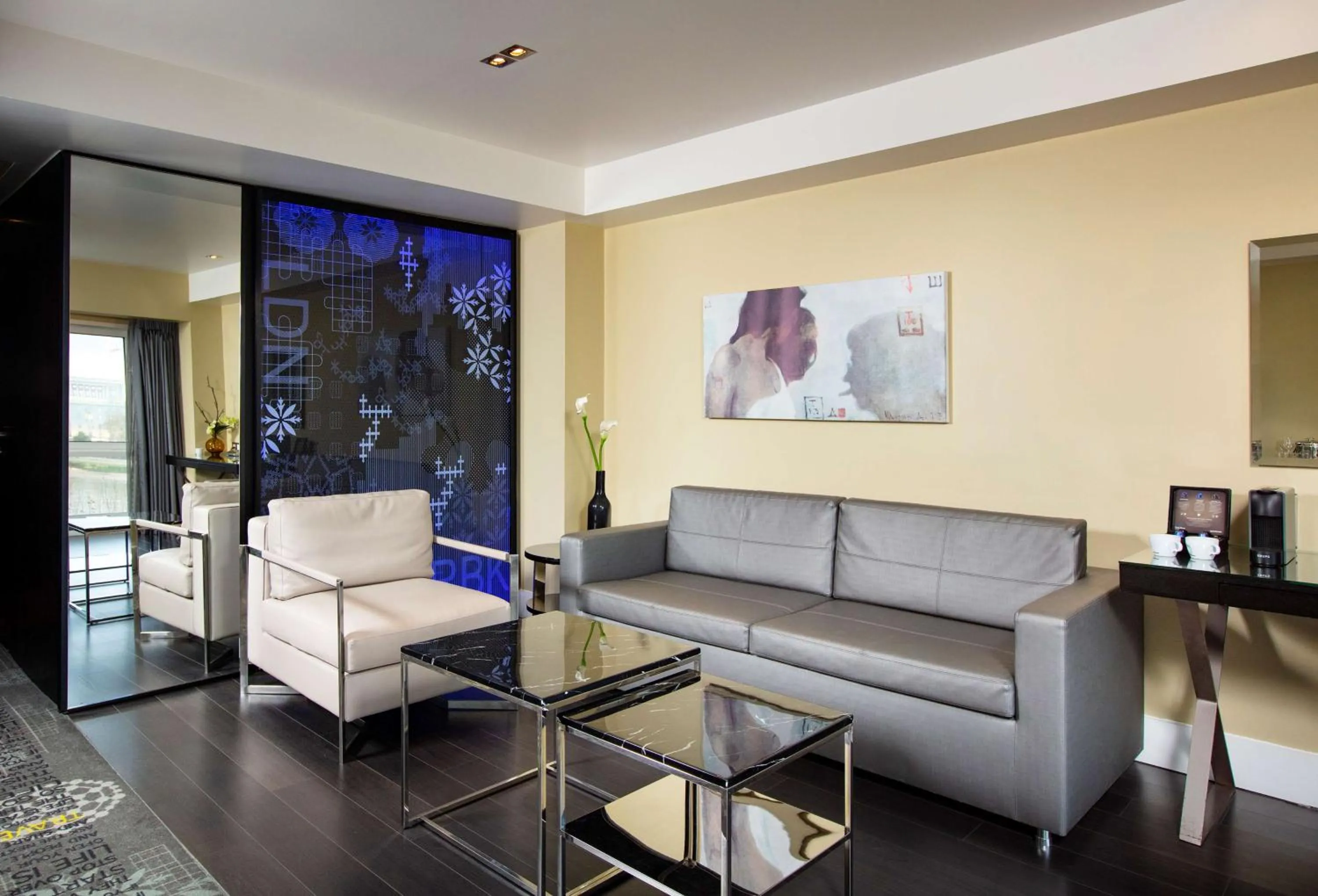 Photo of the whole room in Park Plaza London Riverbank