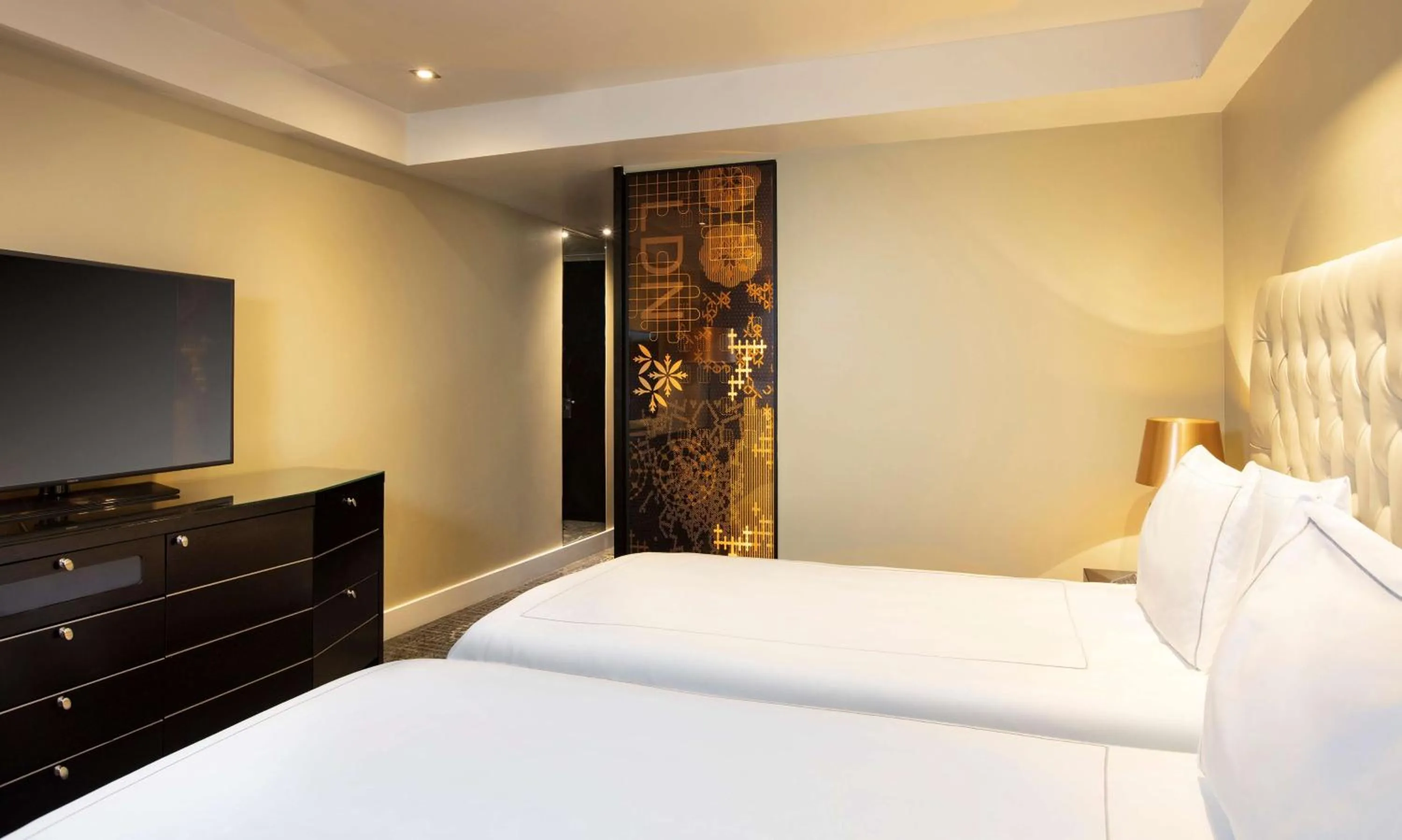 Bedroom, Bed in Park Plaza London Riverbank