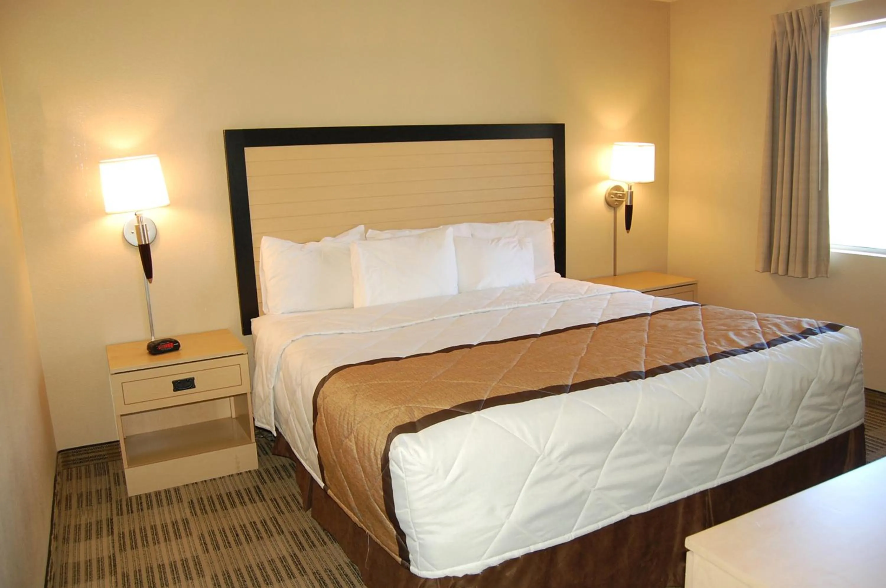 Bed in Extended Stay America Suites - Las Vegas - Valley View