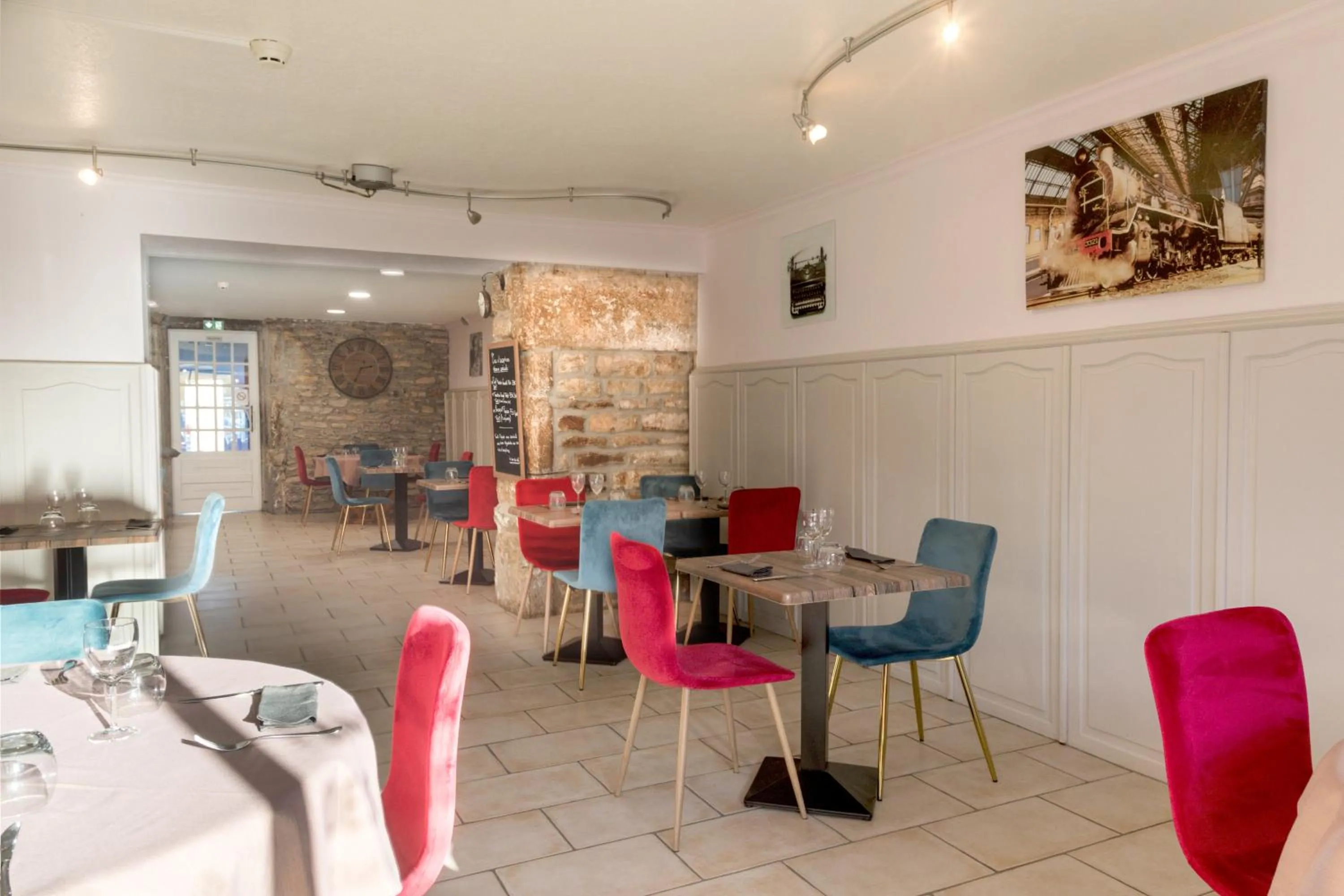 Restaurant/places to eat in Les Rives de l'Ain