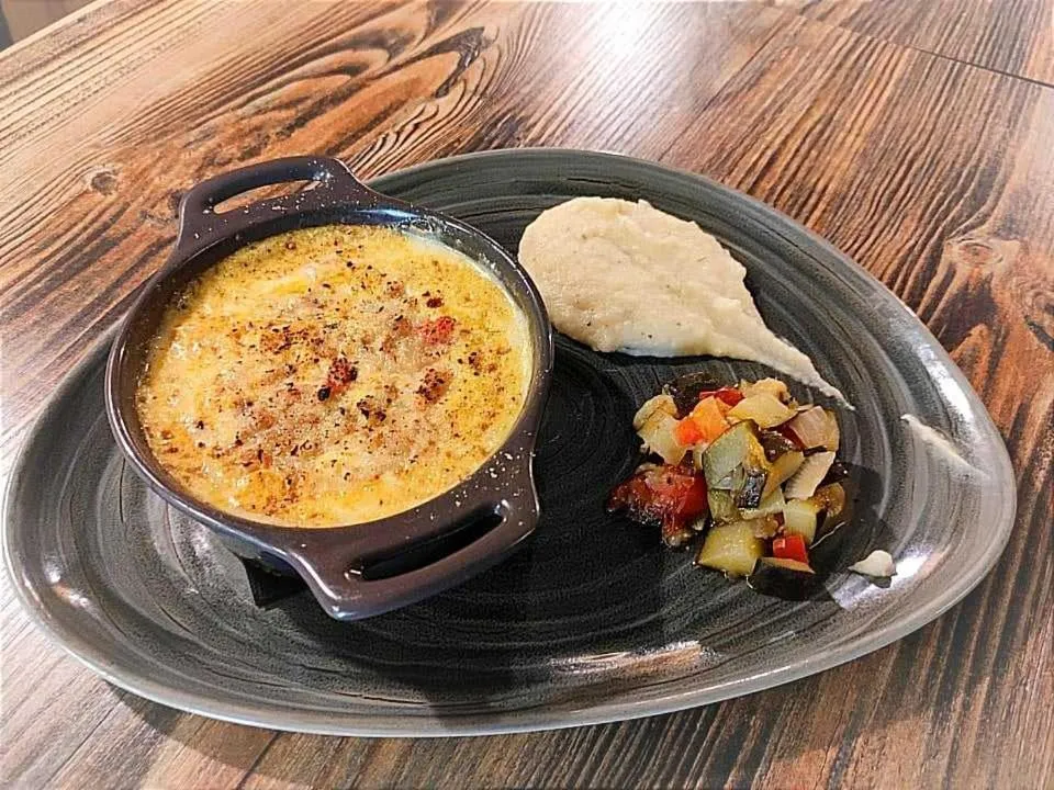 Food in Les Rives de l'Ain