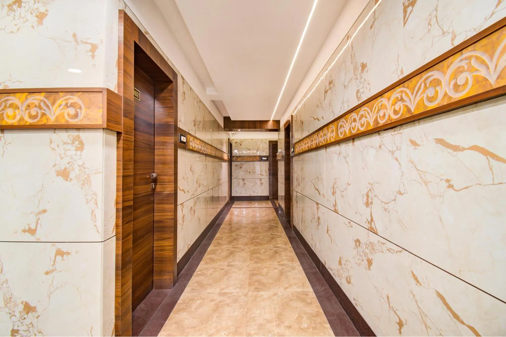 Lobby or reception in FabHotel Rajnandani Residency Bhawarkua