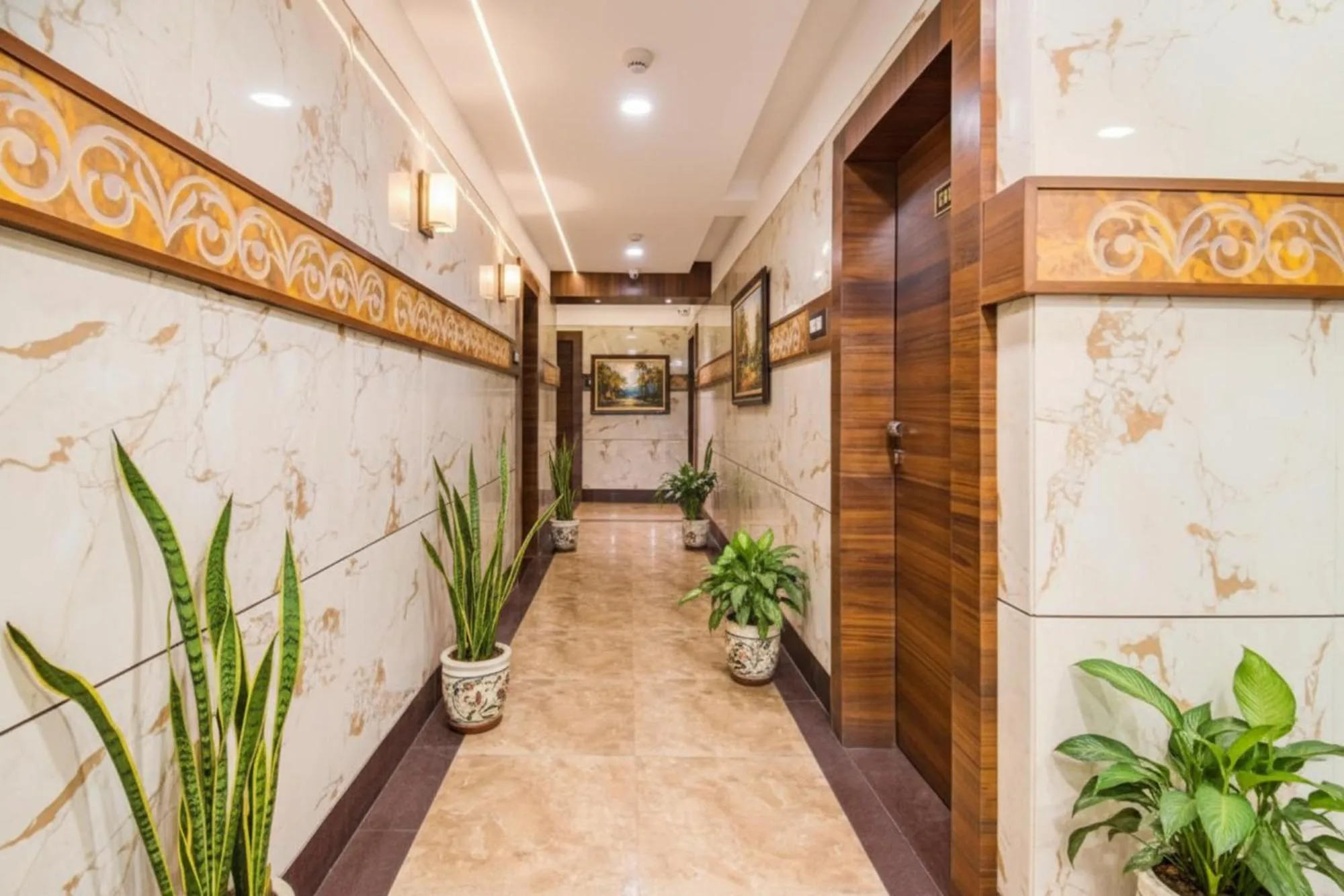 Lobby or reception in FabHotel Rajnandani Residency Bhawarkua