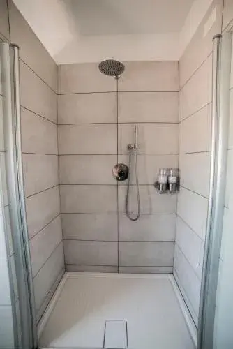 Superior Triple Room with Private Bathroom - single occupancy in B&B Attico 33 Superior Triple Room with Private Bathroom - single occupancy in B&B Attico 33