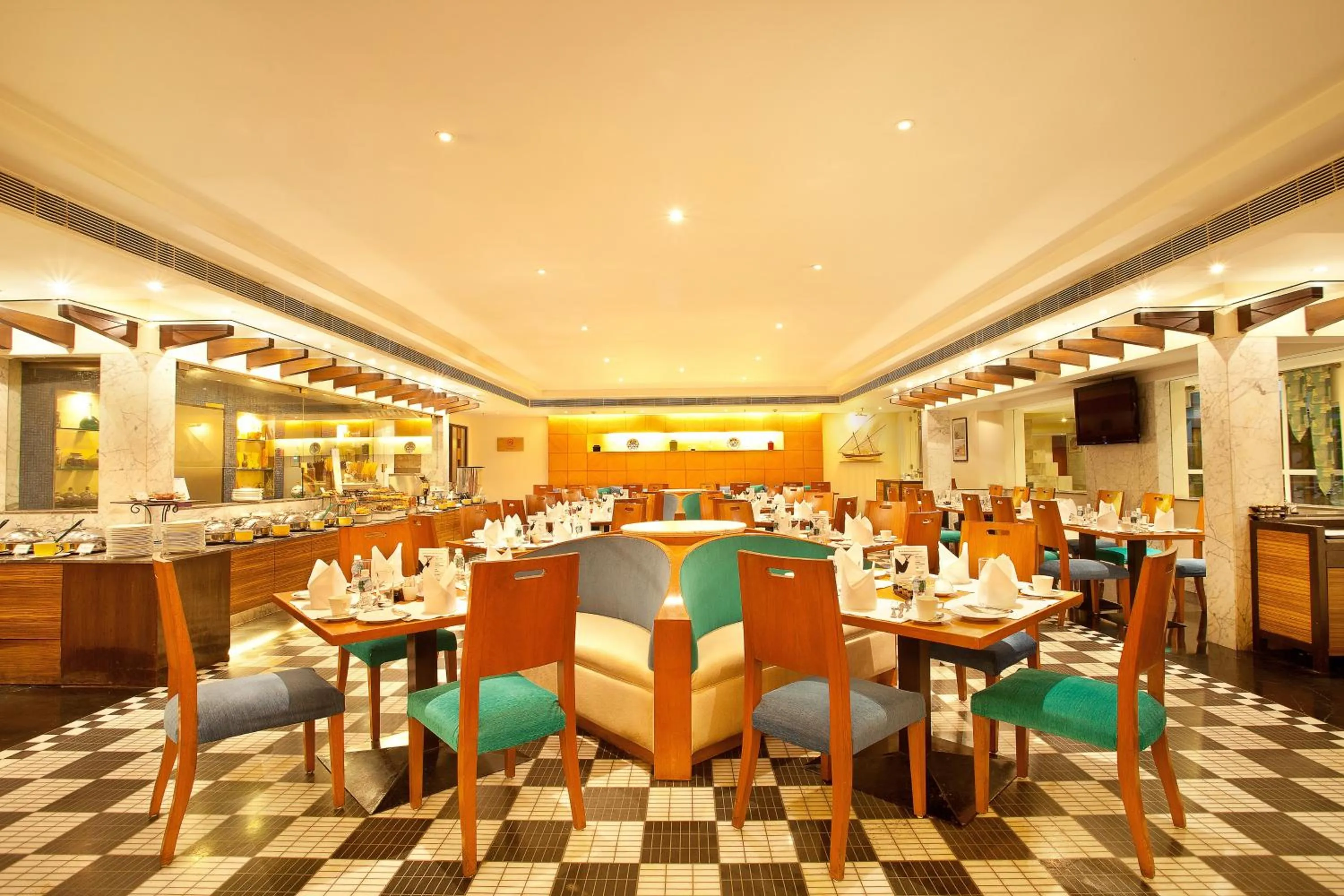 Restaurant/places to eat in Welcomhotel by ITC Hotels, Alkapuri, Vadodara