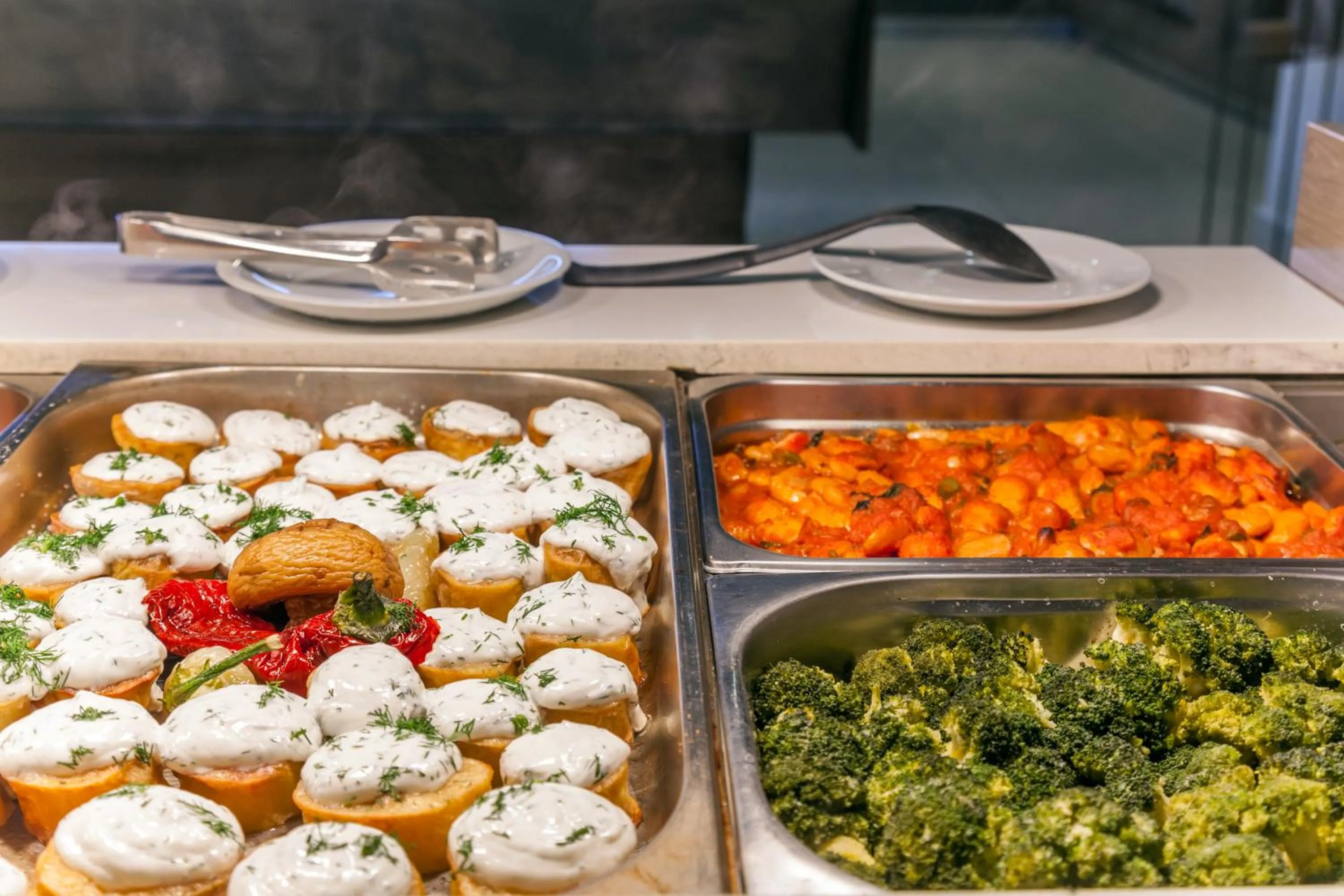 Food and drinks in Gouves Bay by Omilos Hotels