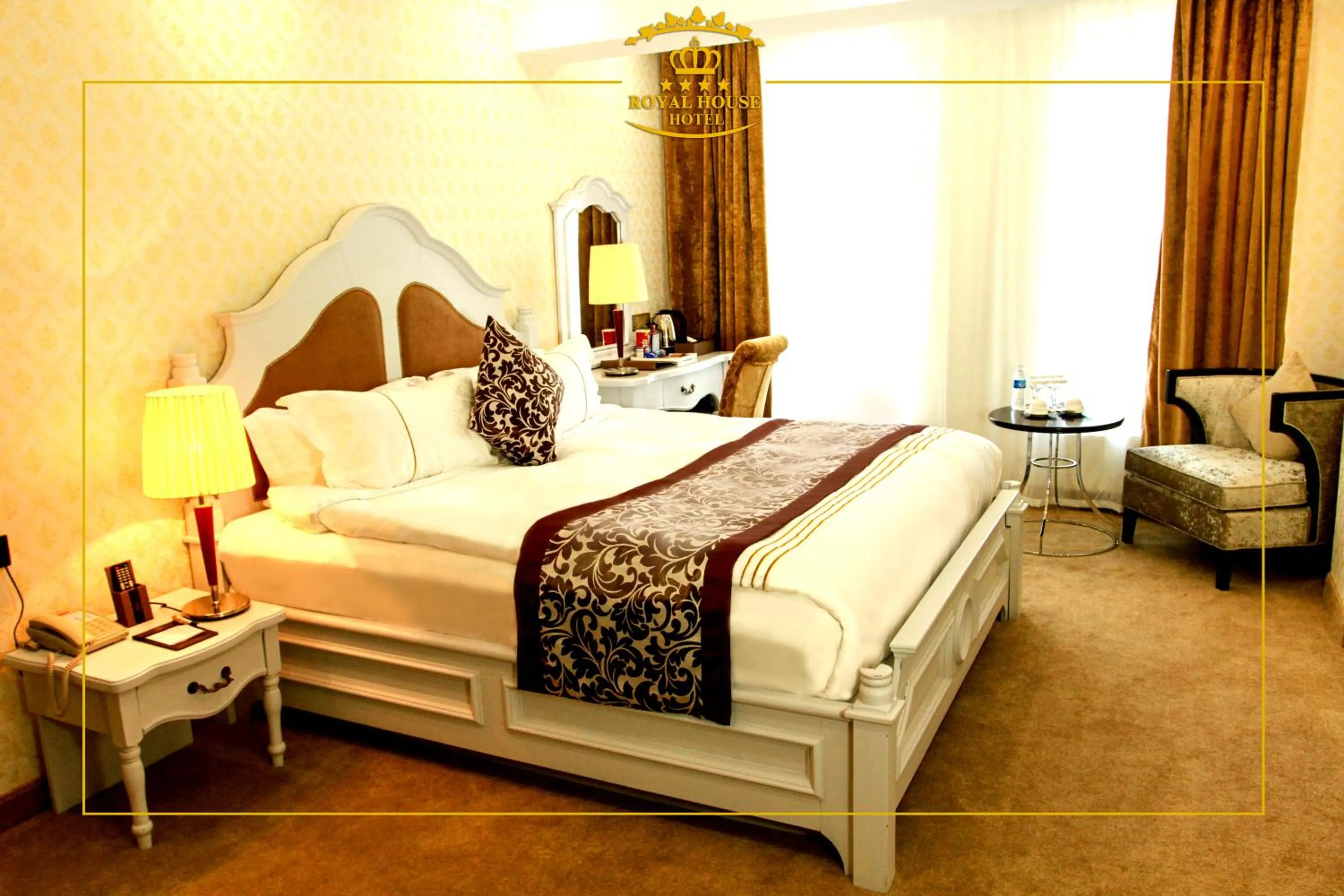 Bed in Royal House Hotel 2