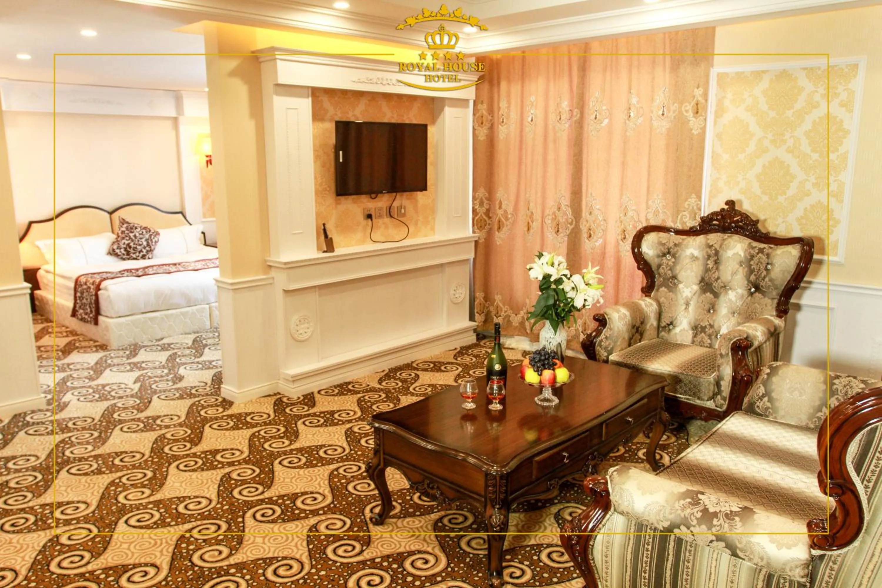 Food close-up, Bed in Royal House Hotel 2