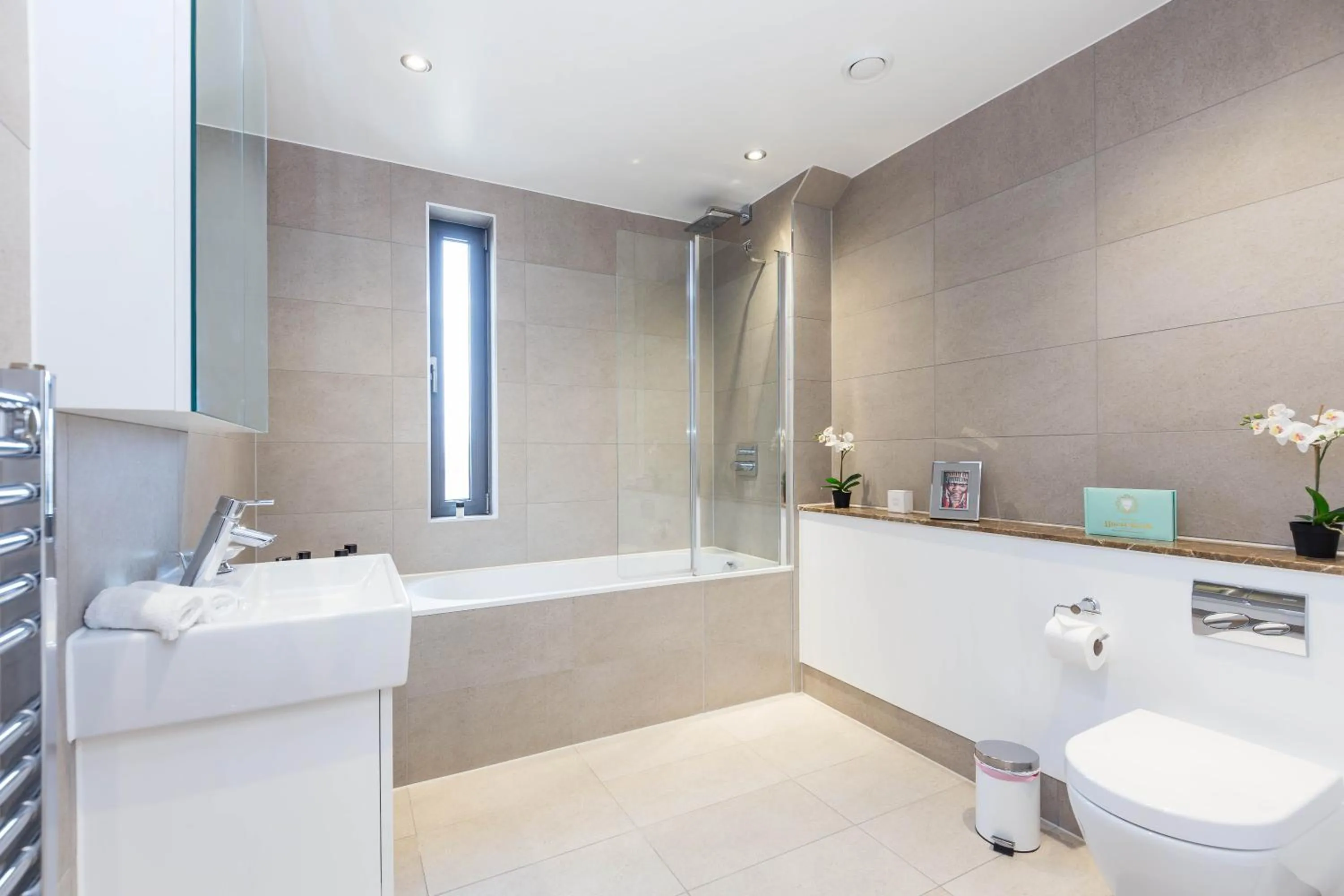 Shower, Bathroom in Urban Chic - Portobello