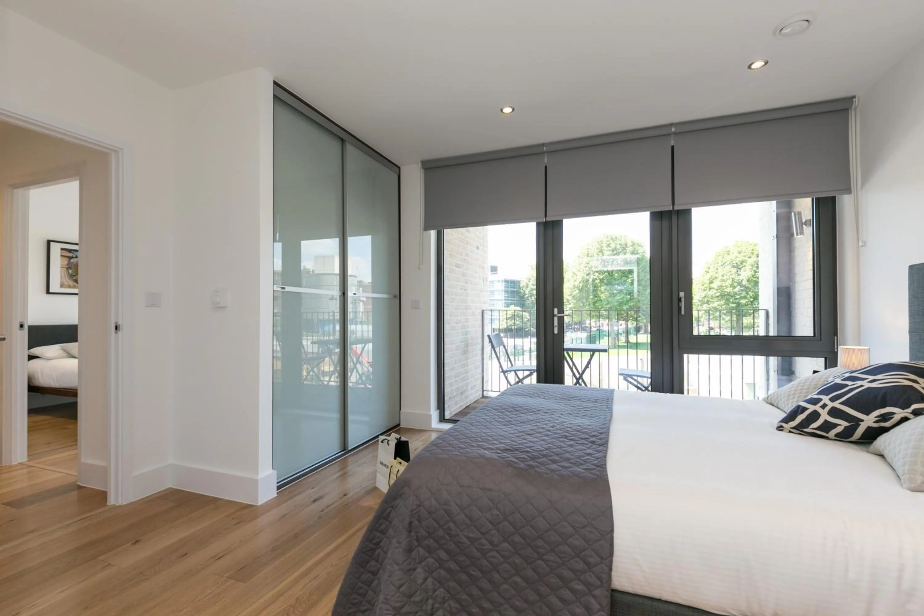 Bedroom, Bed in Urban Chic - Portobello