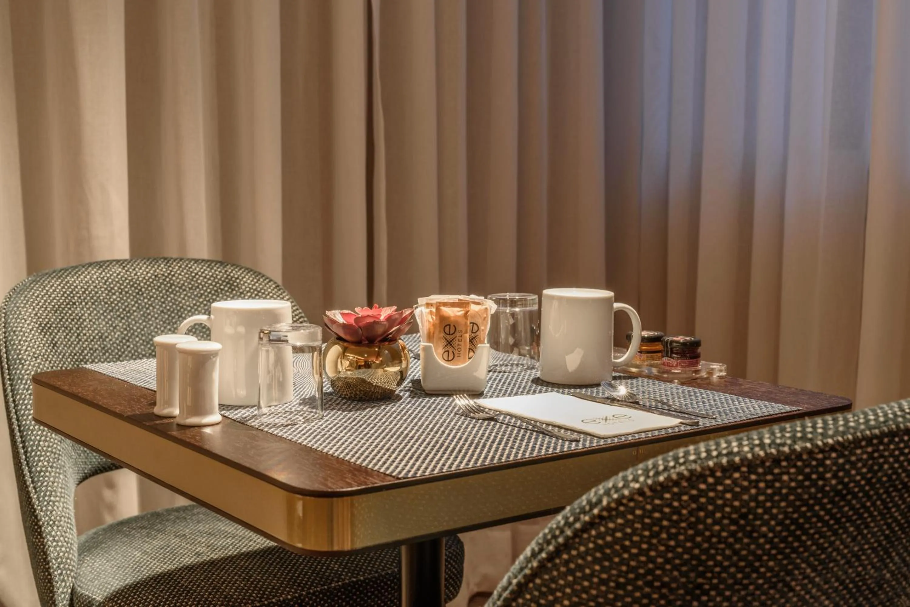 Lounge or bar in Exe Almada Porto