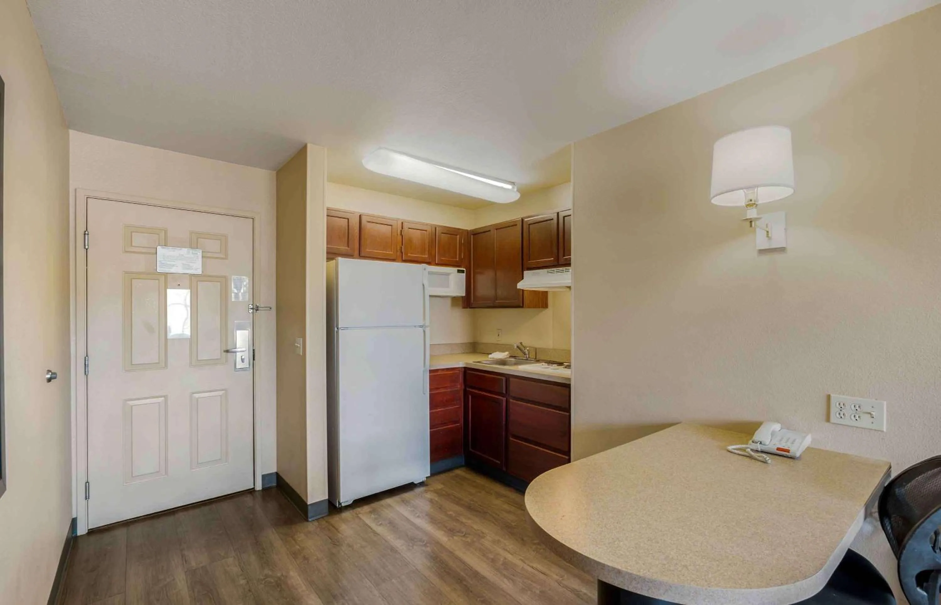 Kitchen or kitchenette in MainStay Suites Las Vegas Flamingo