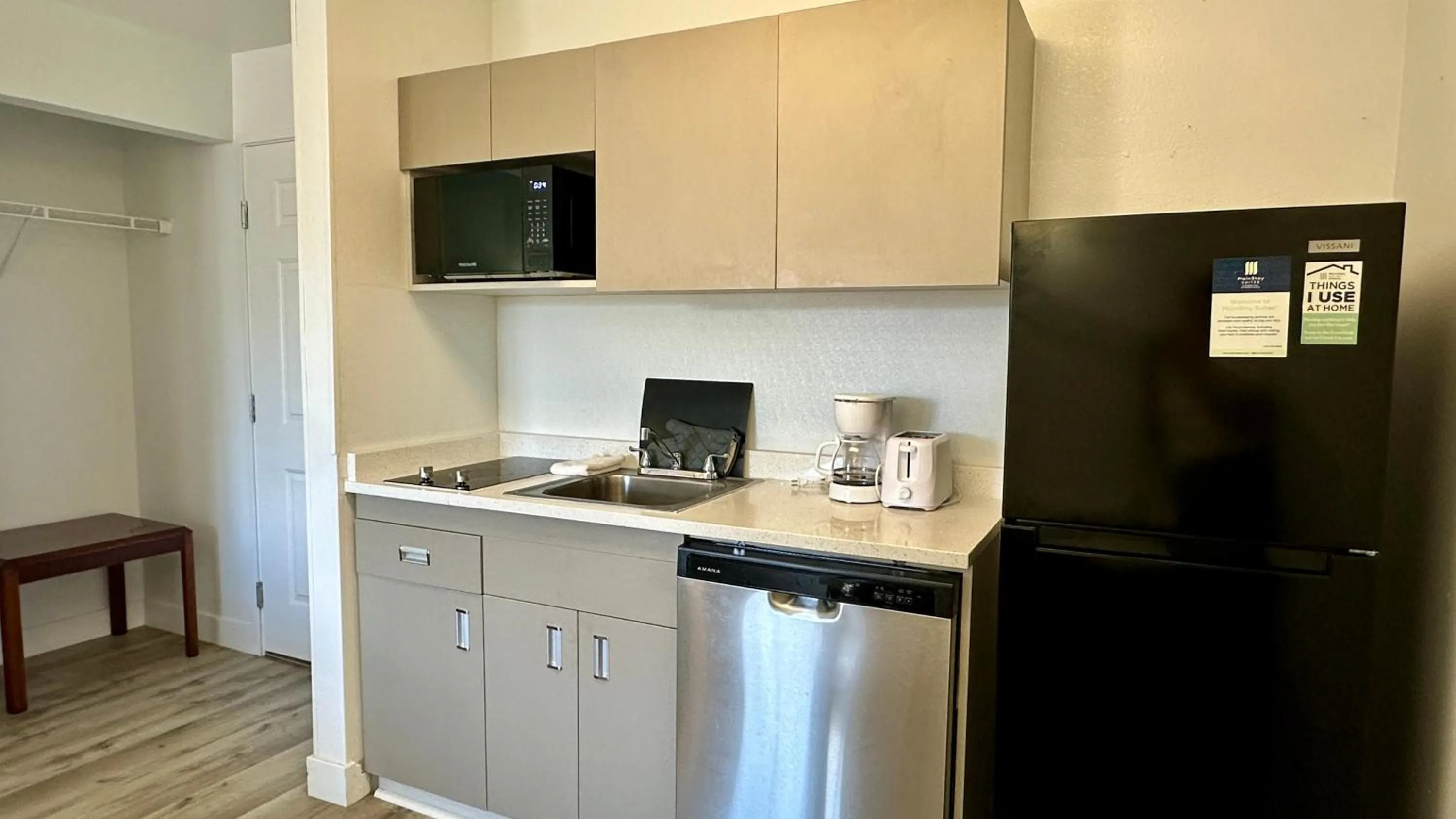 kitchen in MainStay Suites Las Vegas Flamingo